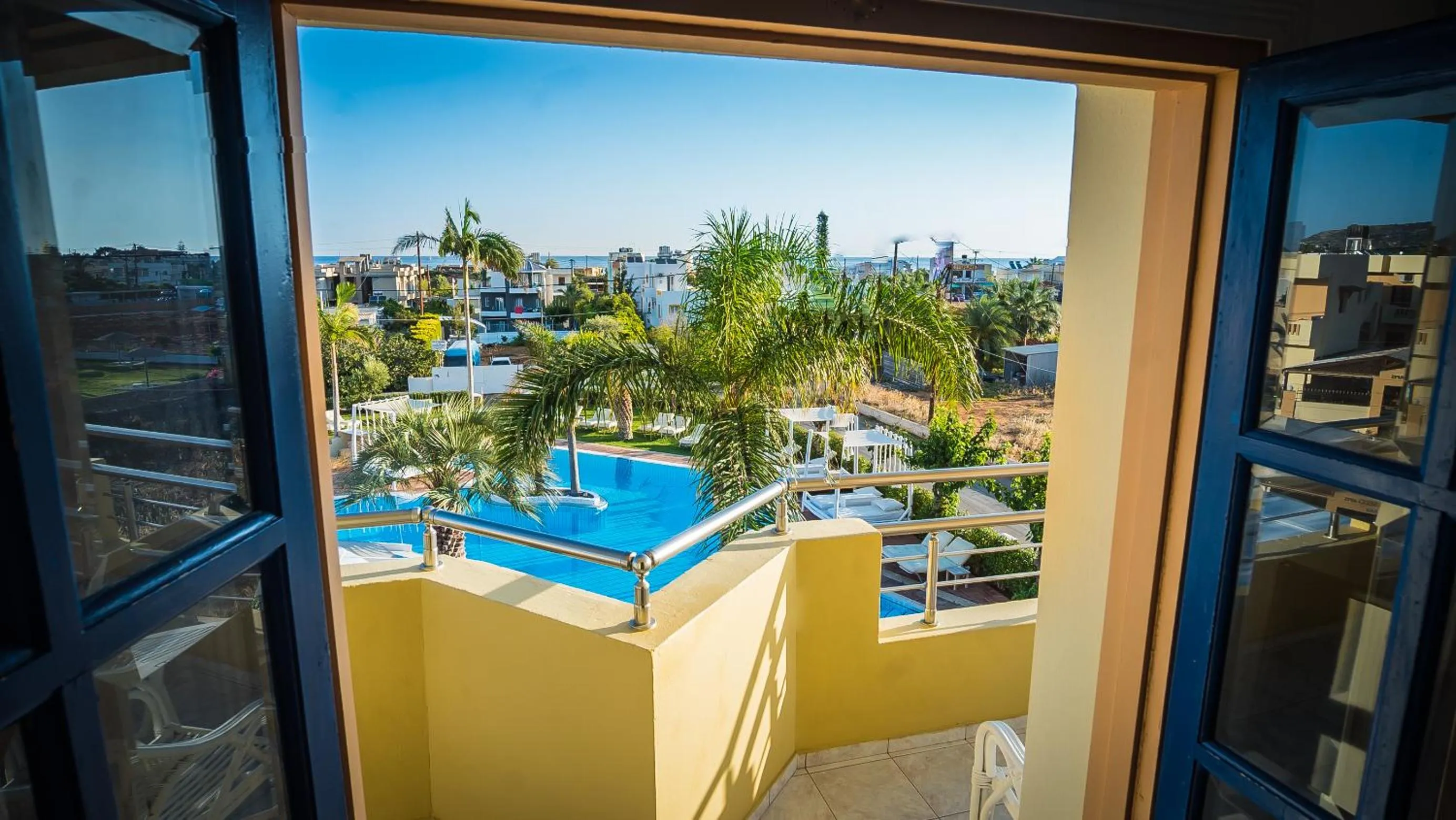 Parthenis Hotel & Suites