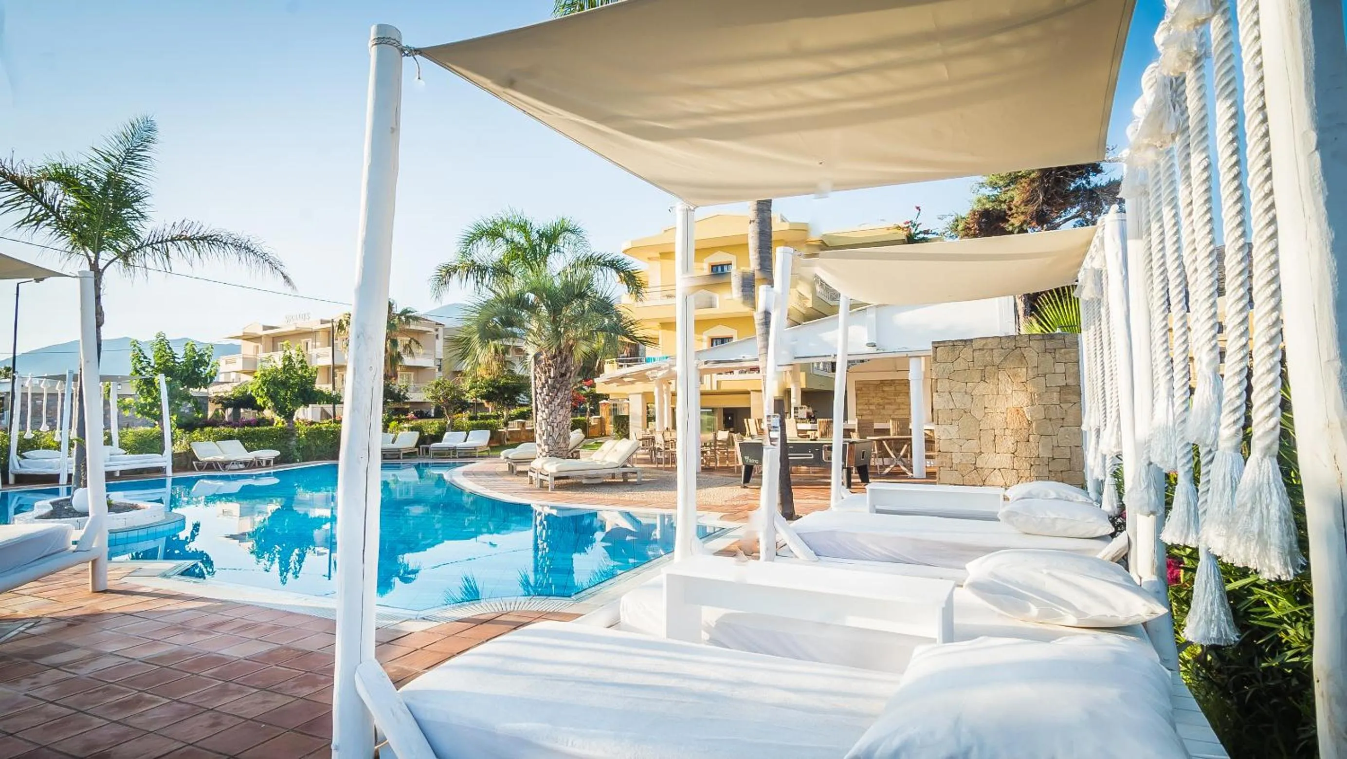 Parthenis Hotel & Suites