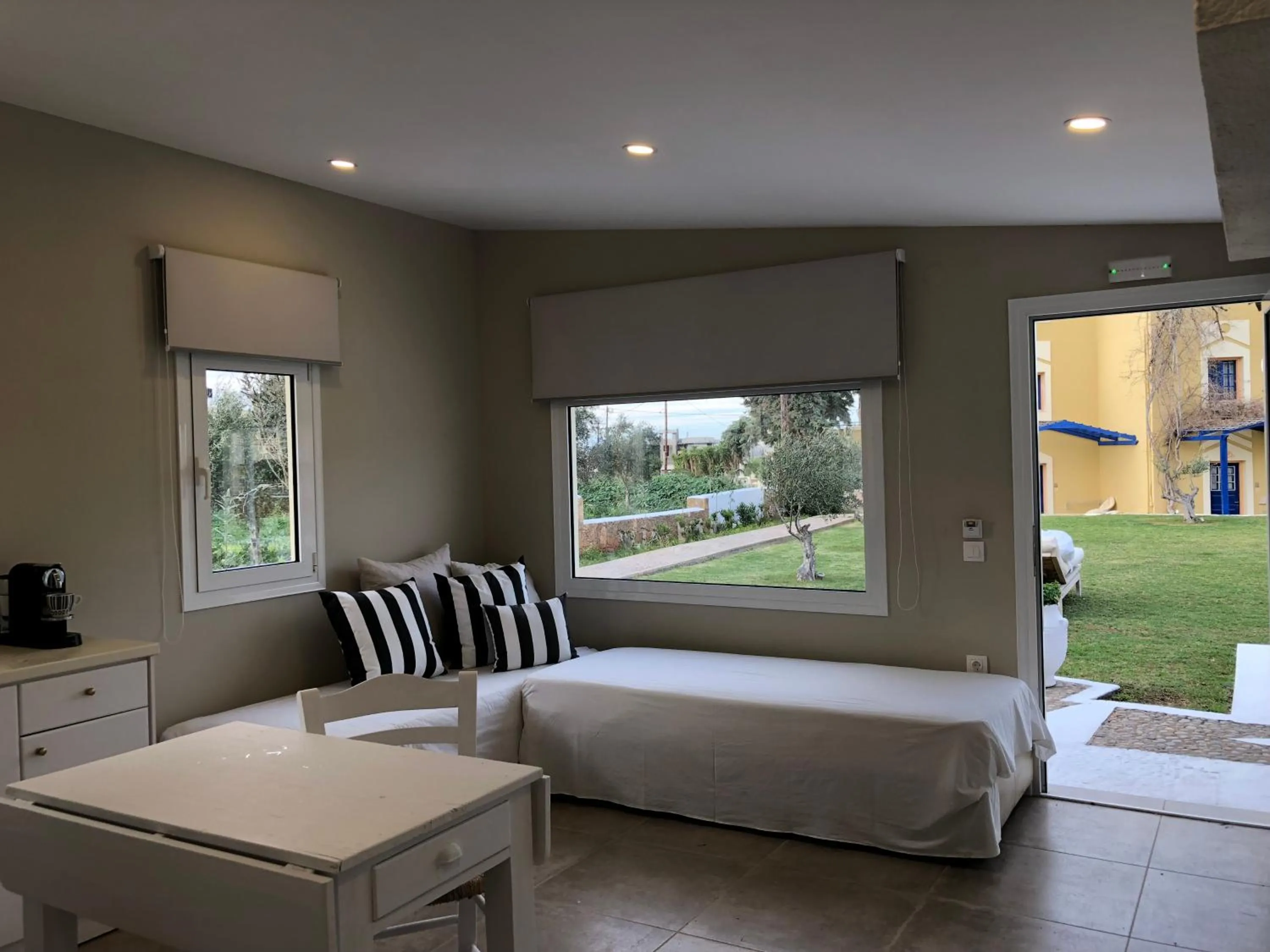 Parthenis Hotel & Suites