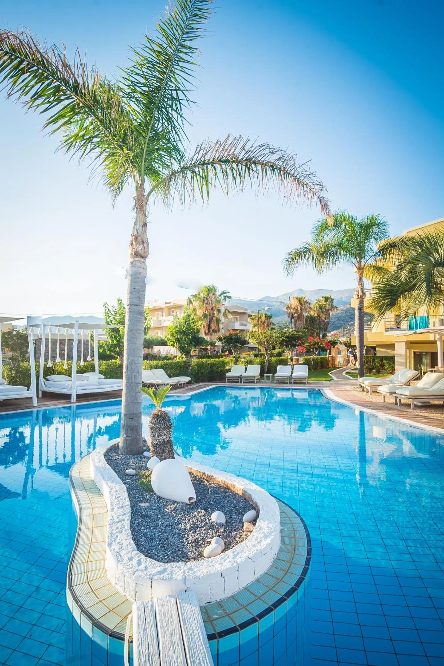 Parthenis Hotel & Suites