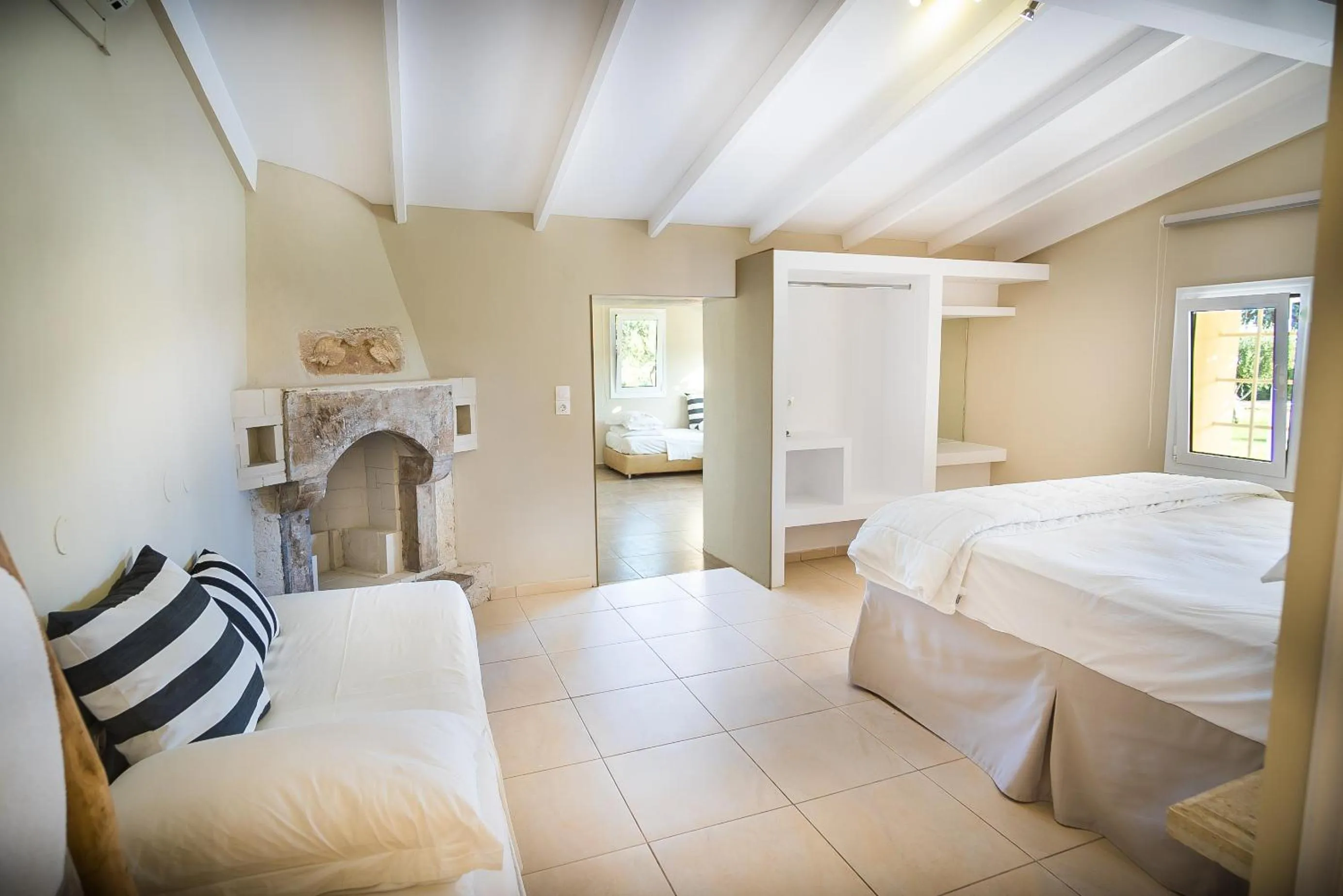 Parthenis Hotel & Suites