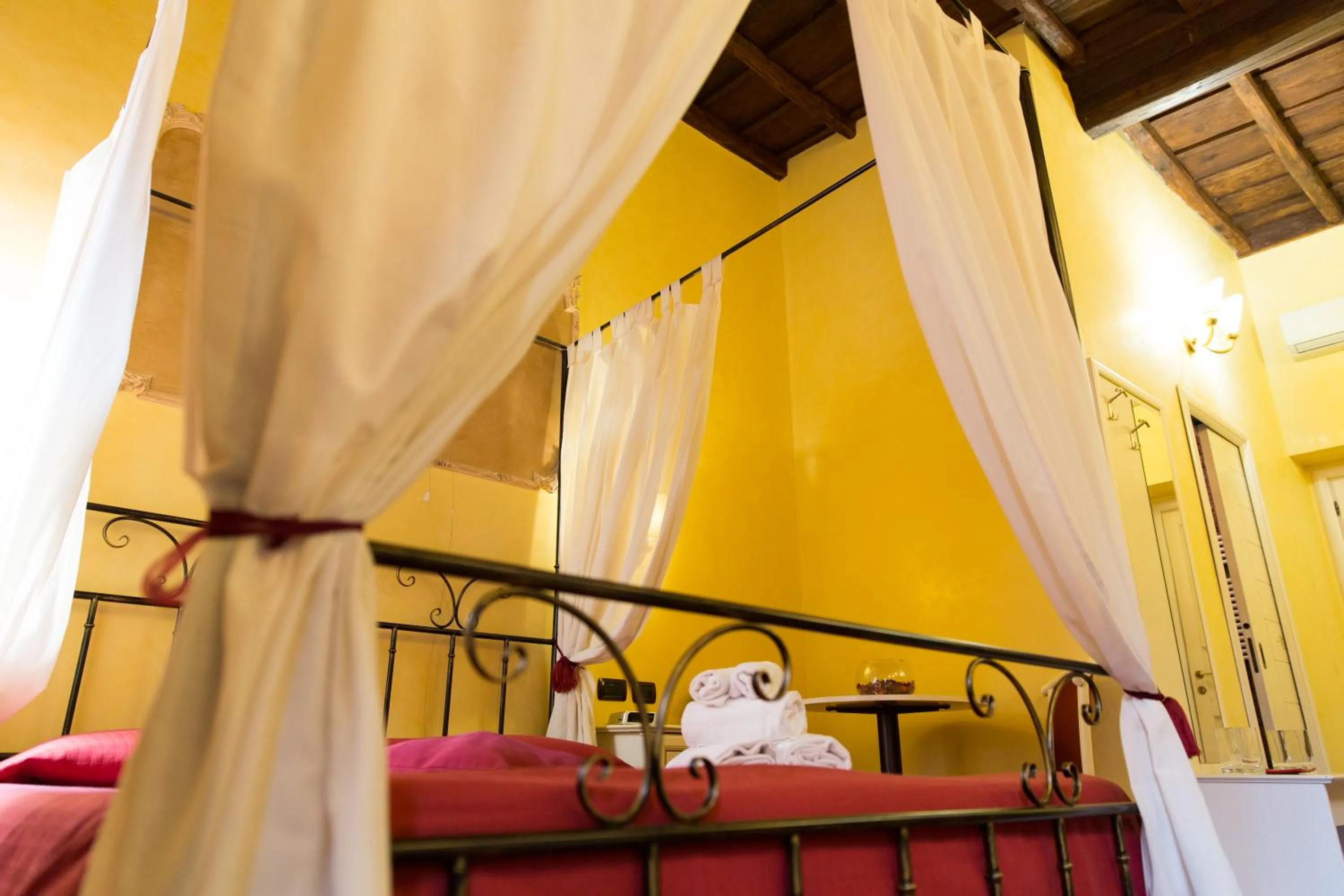 Decorative detail, Bed in Sweet Dream Trevi