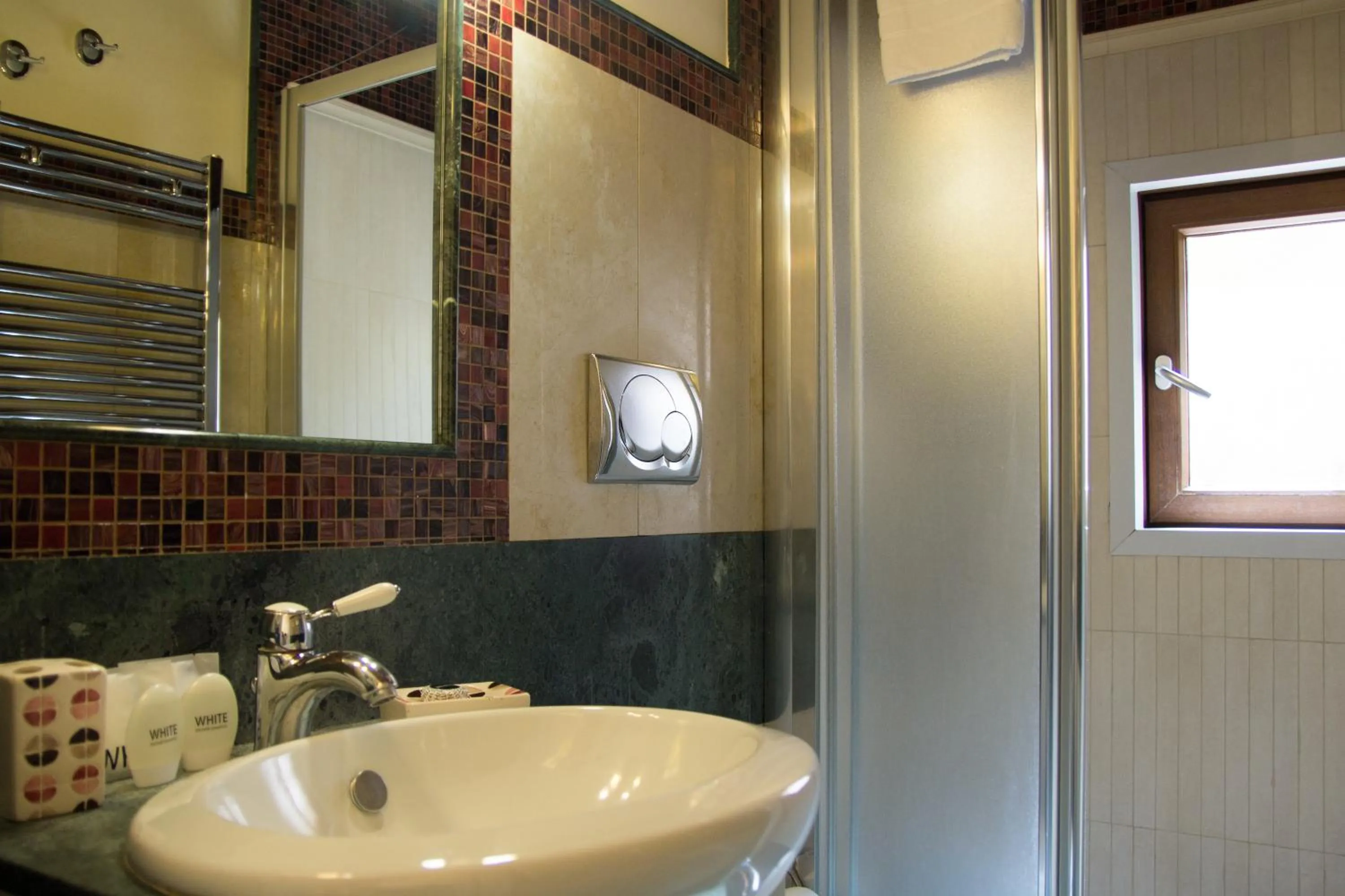 Shower in Sweet Dream Trevi