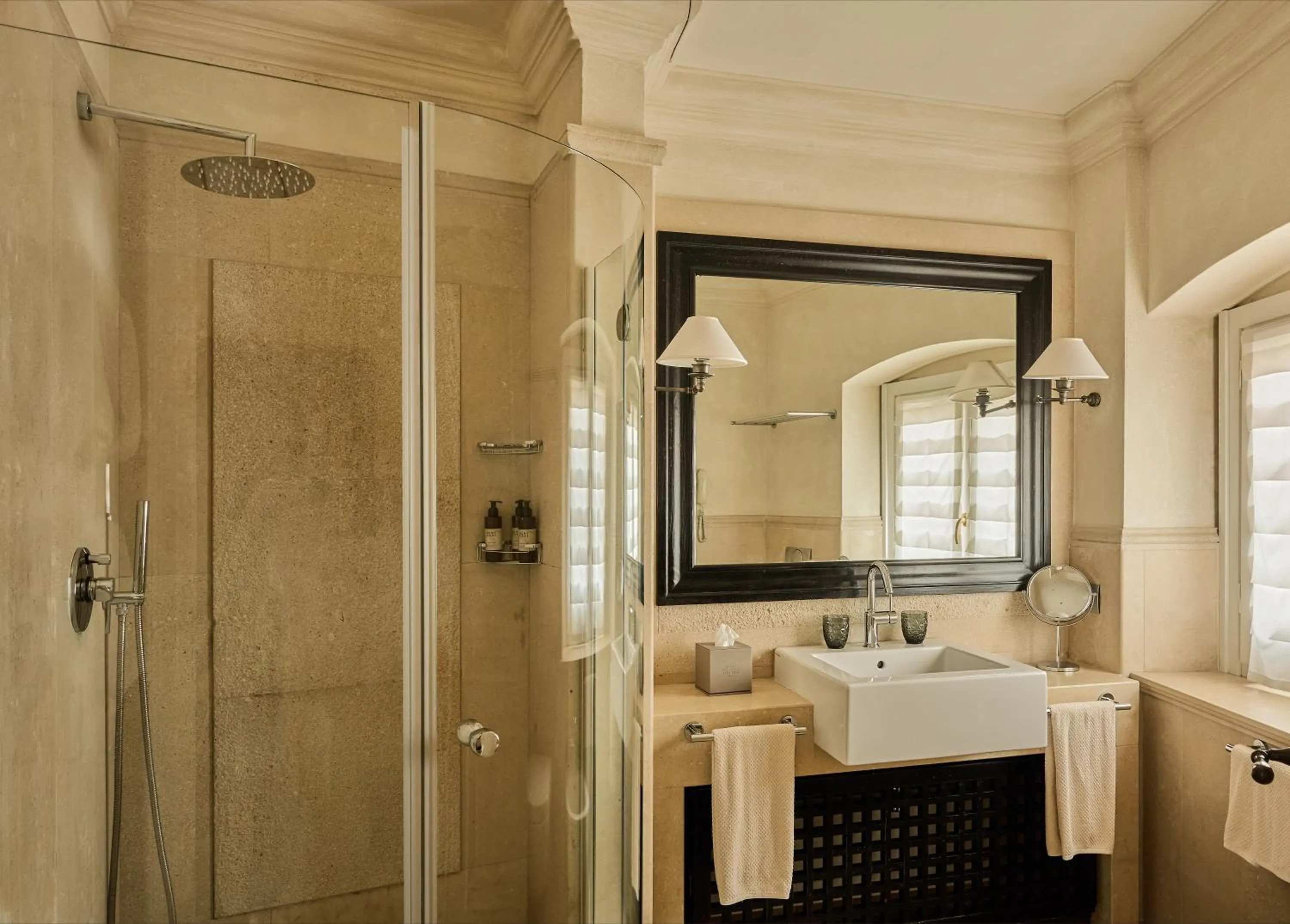 Shower in Palazzo Gattini Luxury Hotel - VRetreats