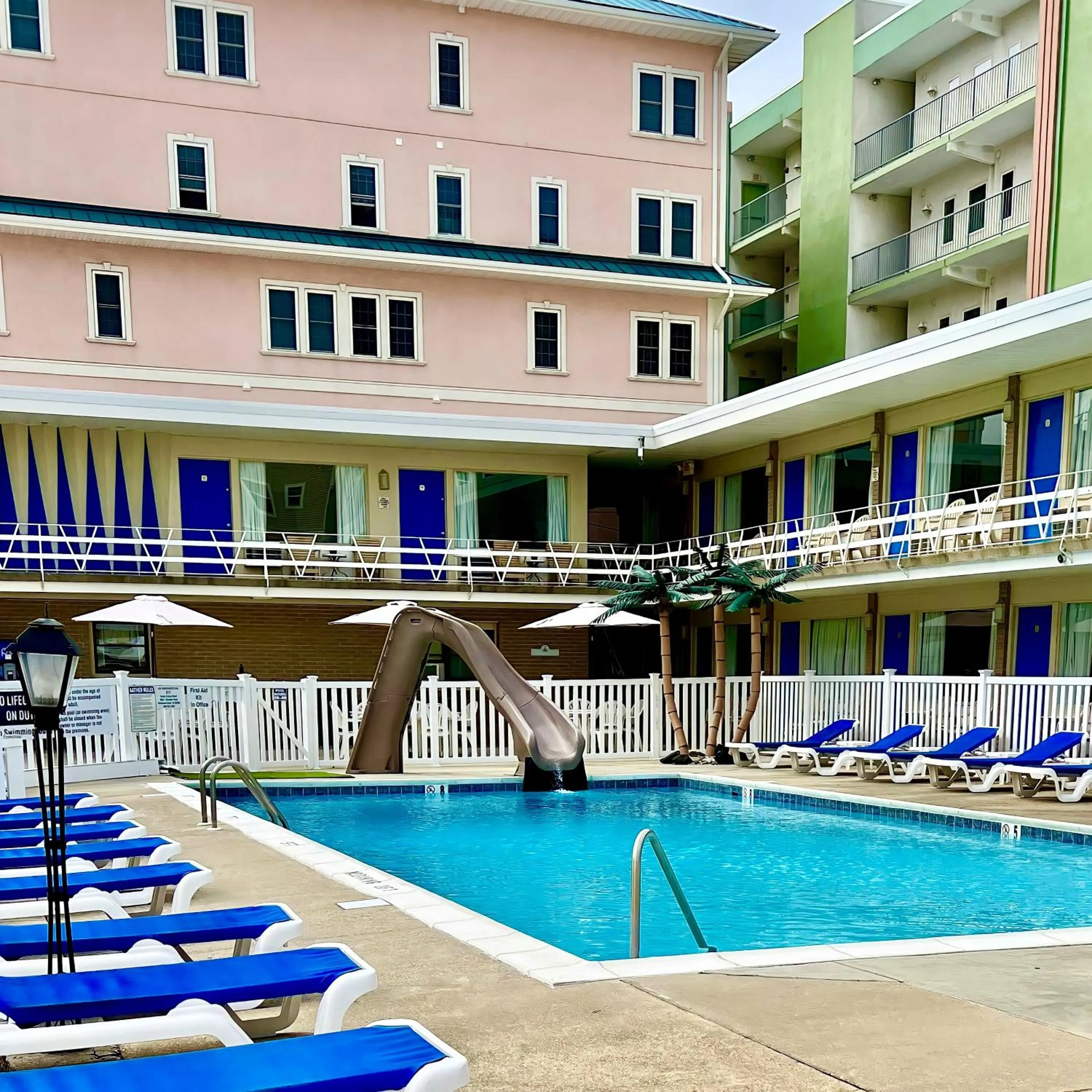 Swimming pool in Beach Colony Motel