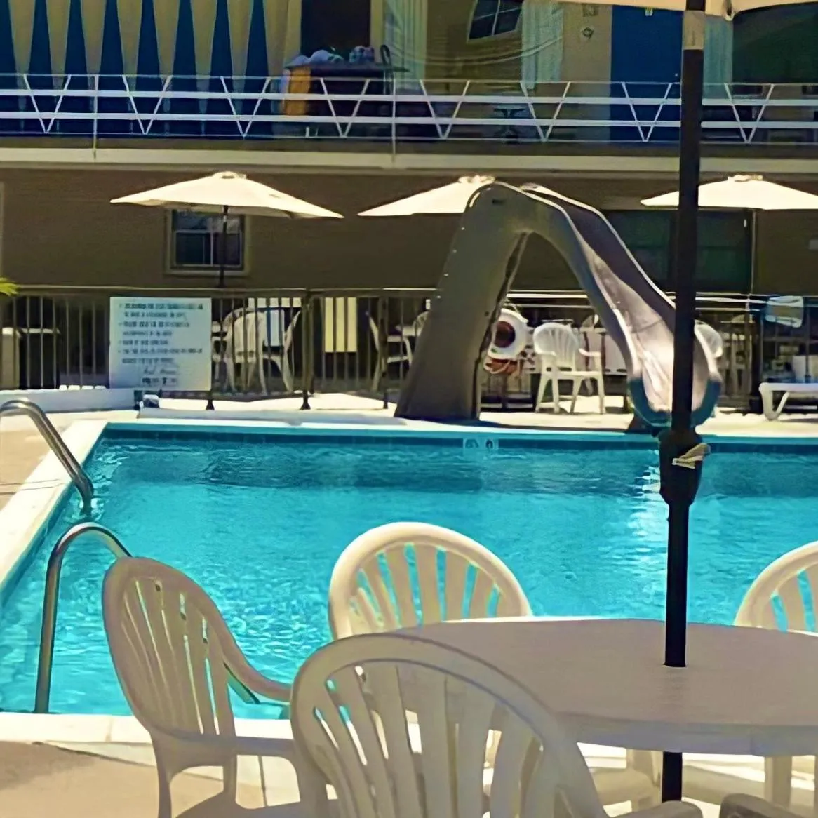 Balcony/Terrace in Beach Colony Motel