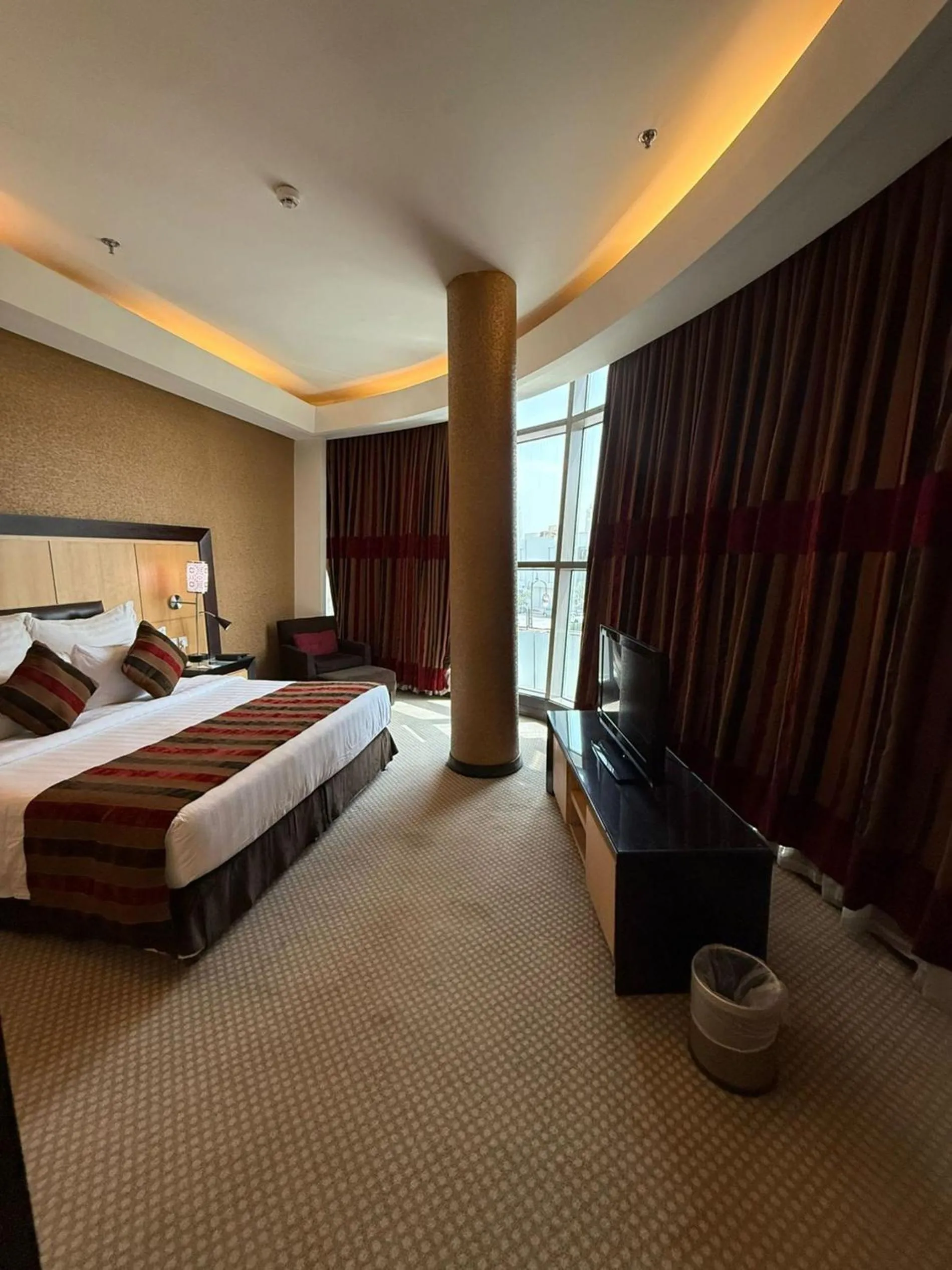 Photo of the whole room, Bed in Sunday Business Avenue Formerly Rand Hotel