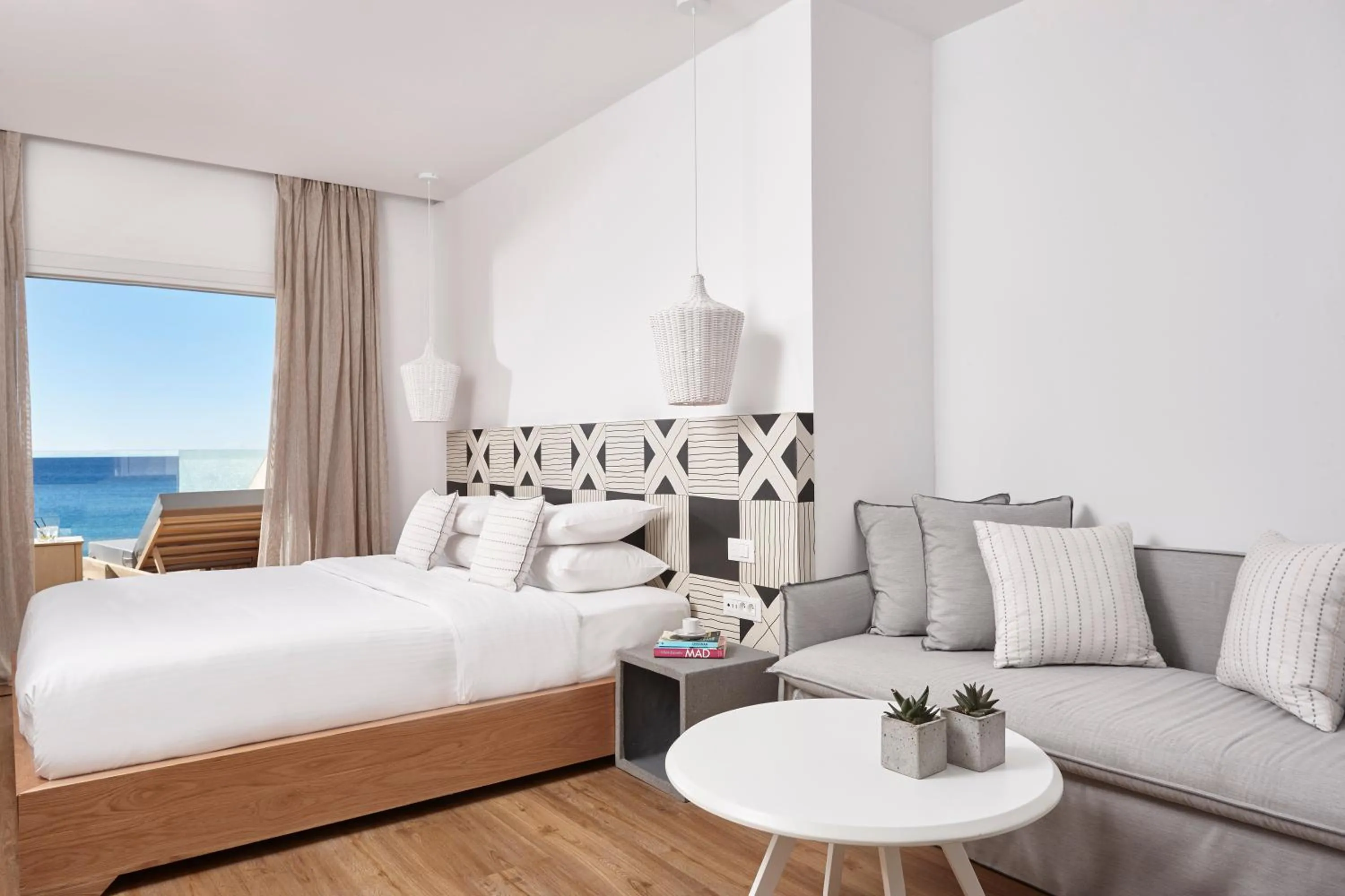 Sea view, Bed in Mykonos Kosmoplaz Beach Resort Hotel