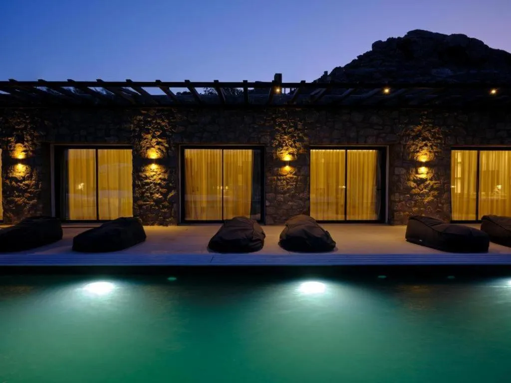 Mykonos Kosmoplaz Beach Resort Hotel