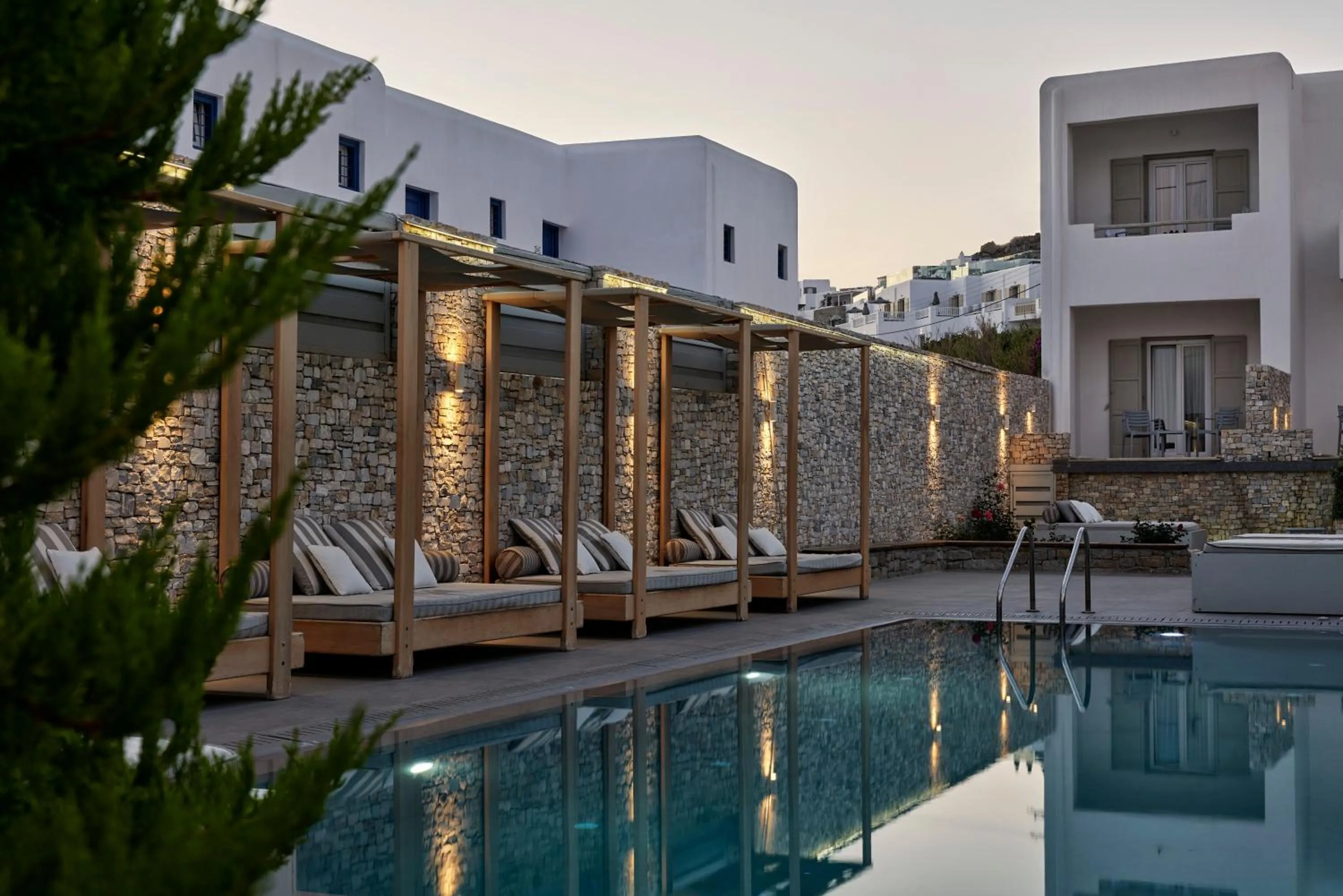 Mykonos Kosmoplaz Beach Resort Hotel