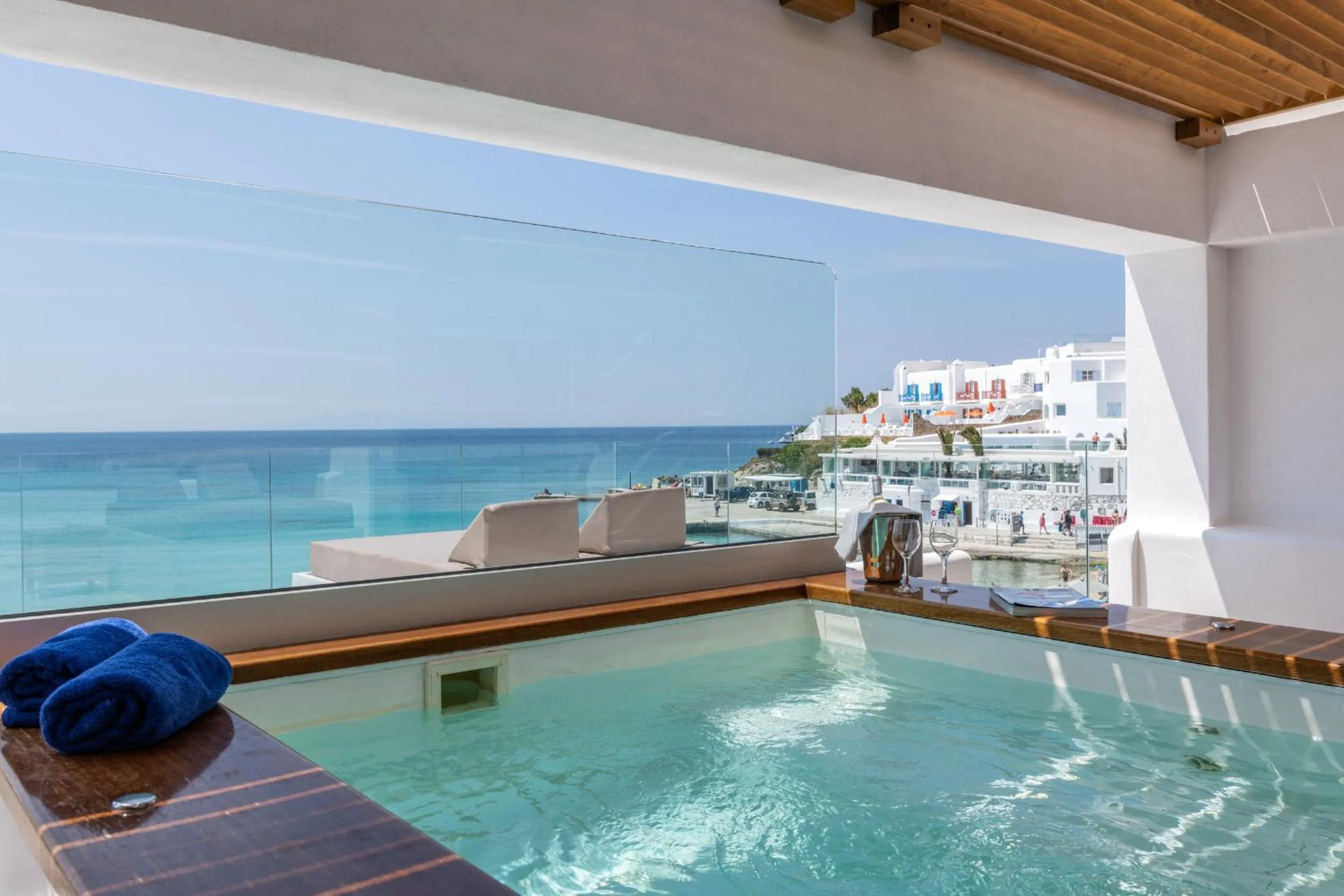 Mykonos Kosmoplaz Beach Resort Hotel