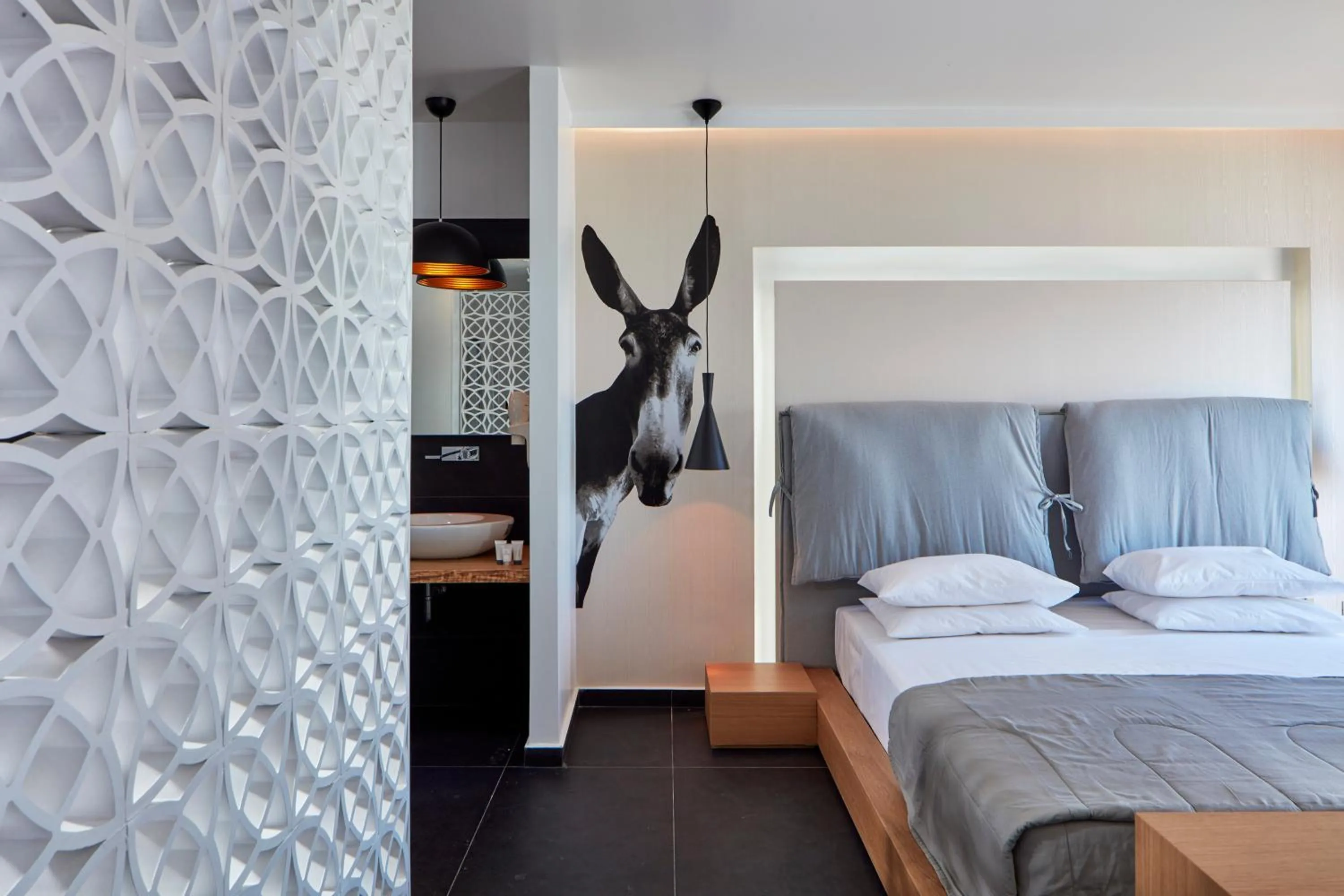 Bedroom, Bed in Mykonos Kosmoplaz Beach Resort Hotel