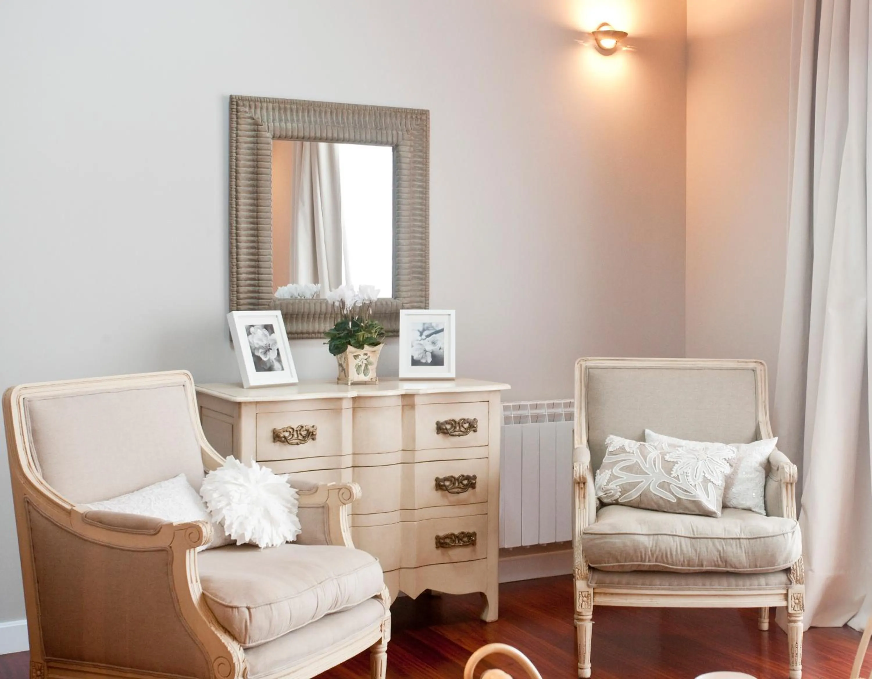 Seating area in Inicia Cruceiro do Galo