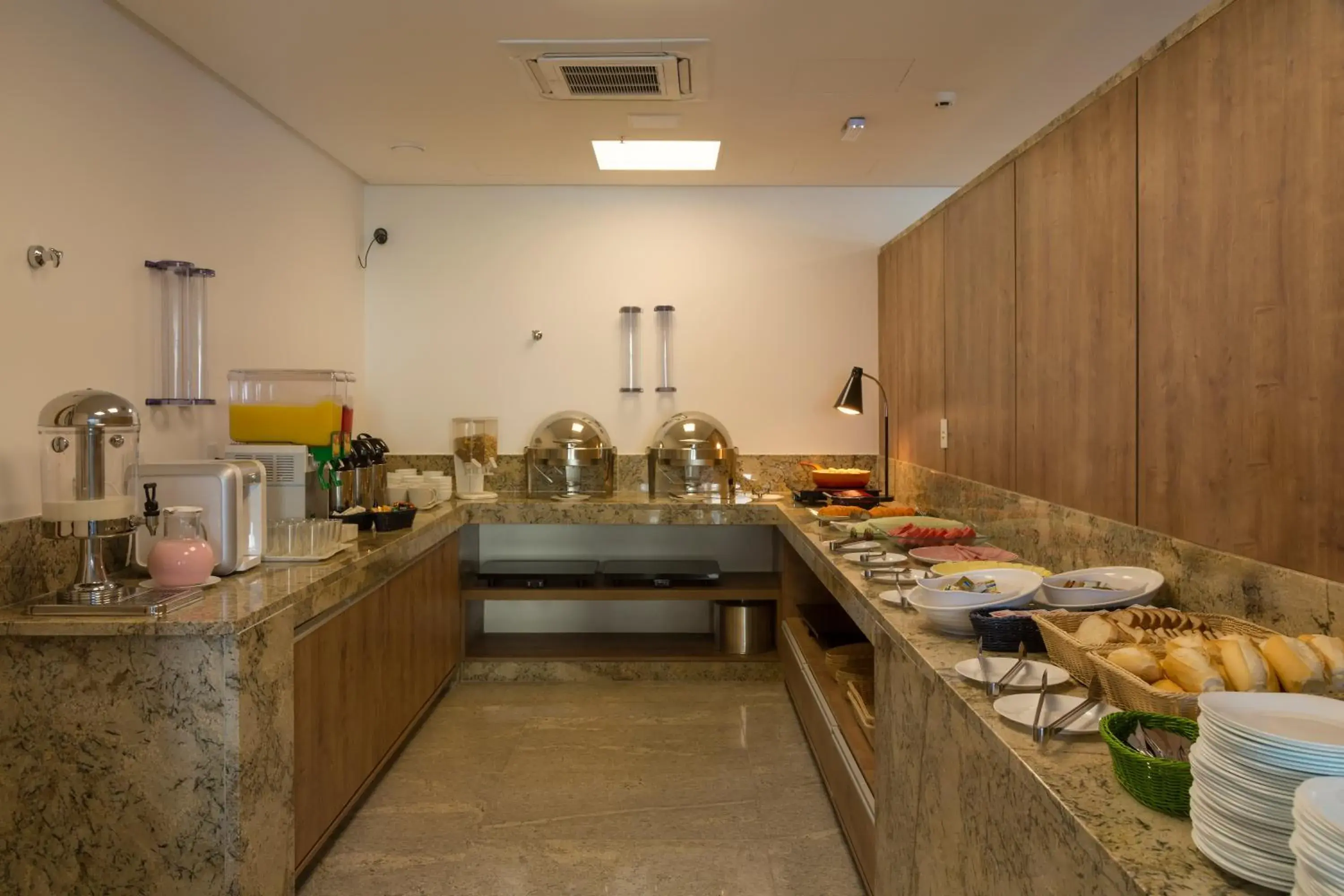 Restaurant/places to eat in Go Inn Vitória Restaurant/places to eat in Go Inn Vitória