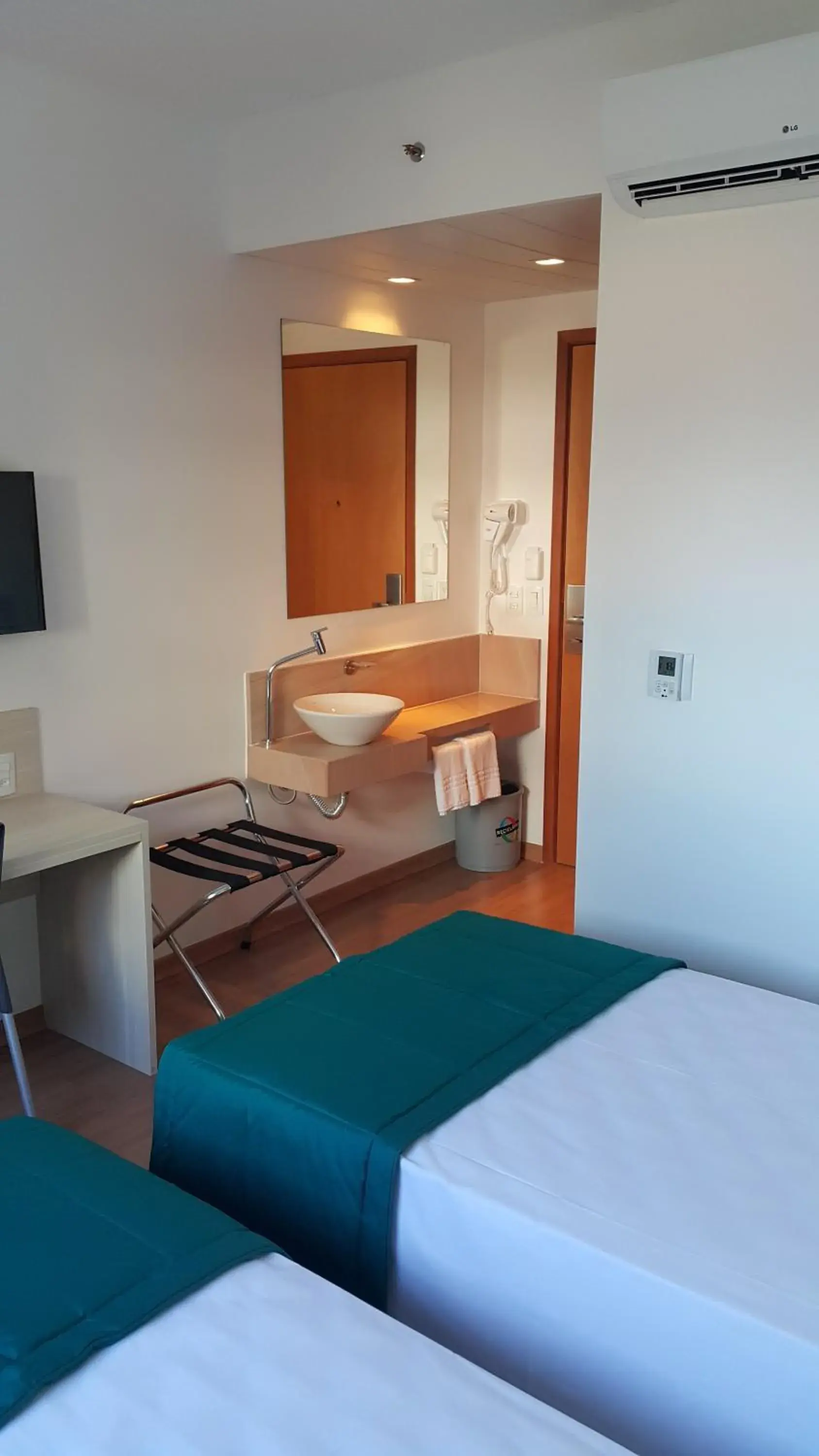 Property building, Bed in Go Inn Vitória Property building, Bed in Go Inn Vitória