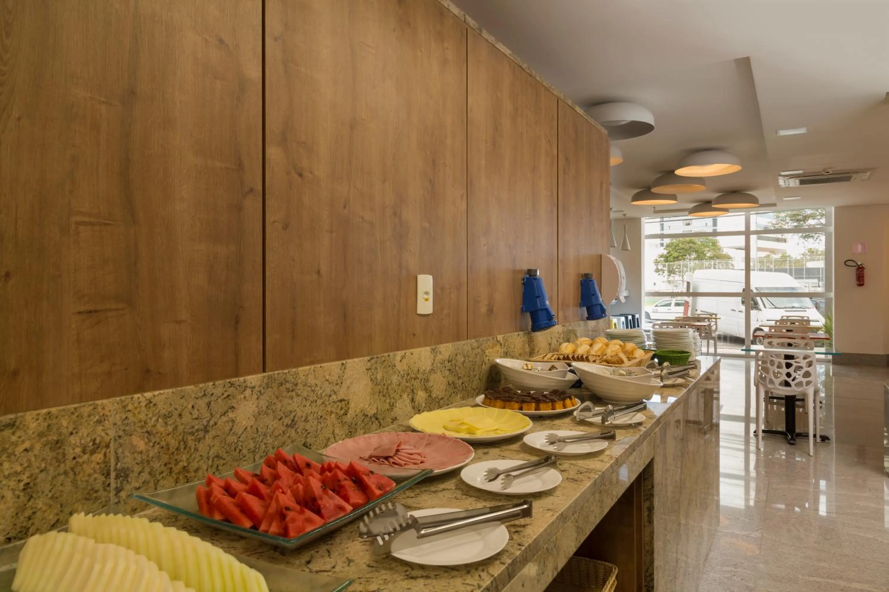 Restaurant/places to eat in Go Inn Vitória