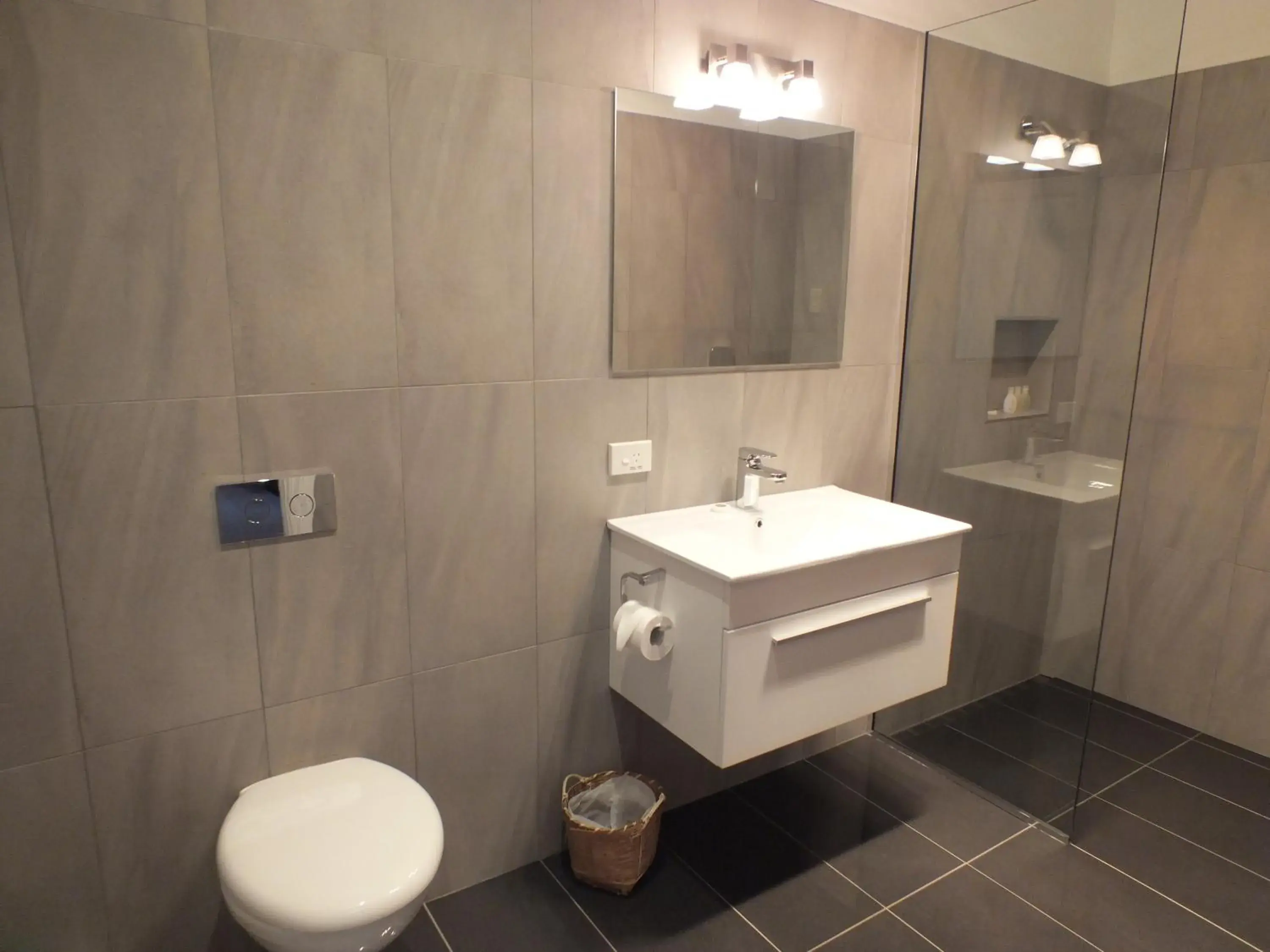 King Room in The Barristers Inn King Room in The Barristers Inn