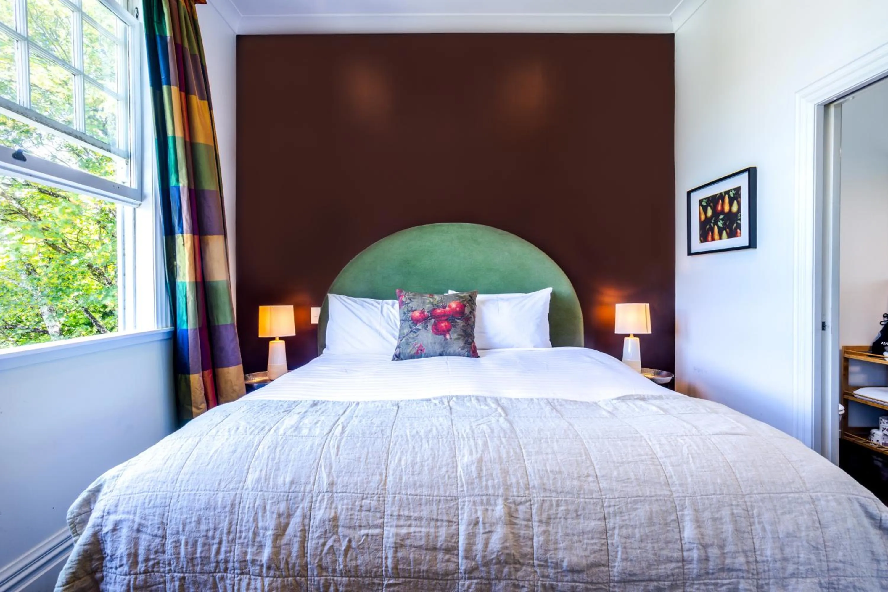 Bed in The White Swan Hotel