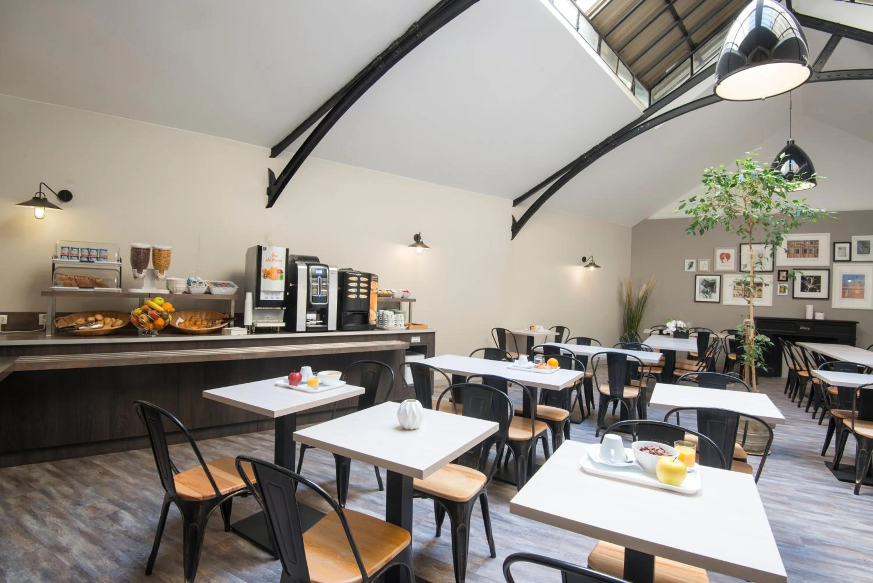 Continental breakfast in Hotel Saint Gothard