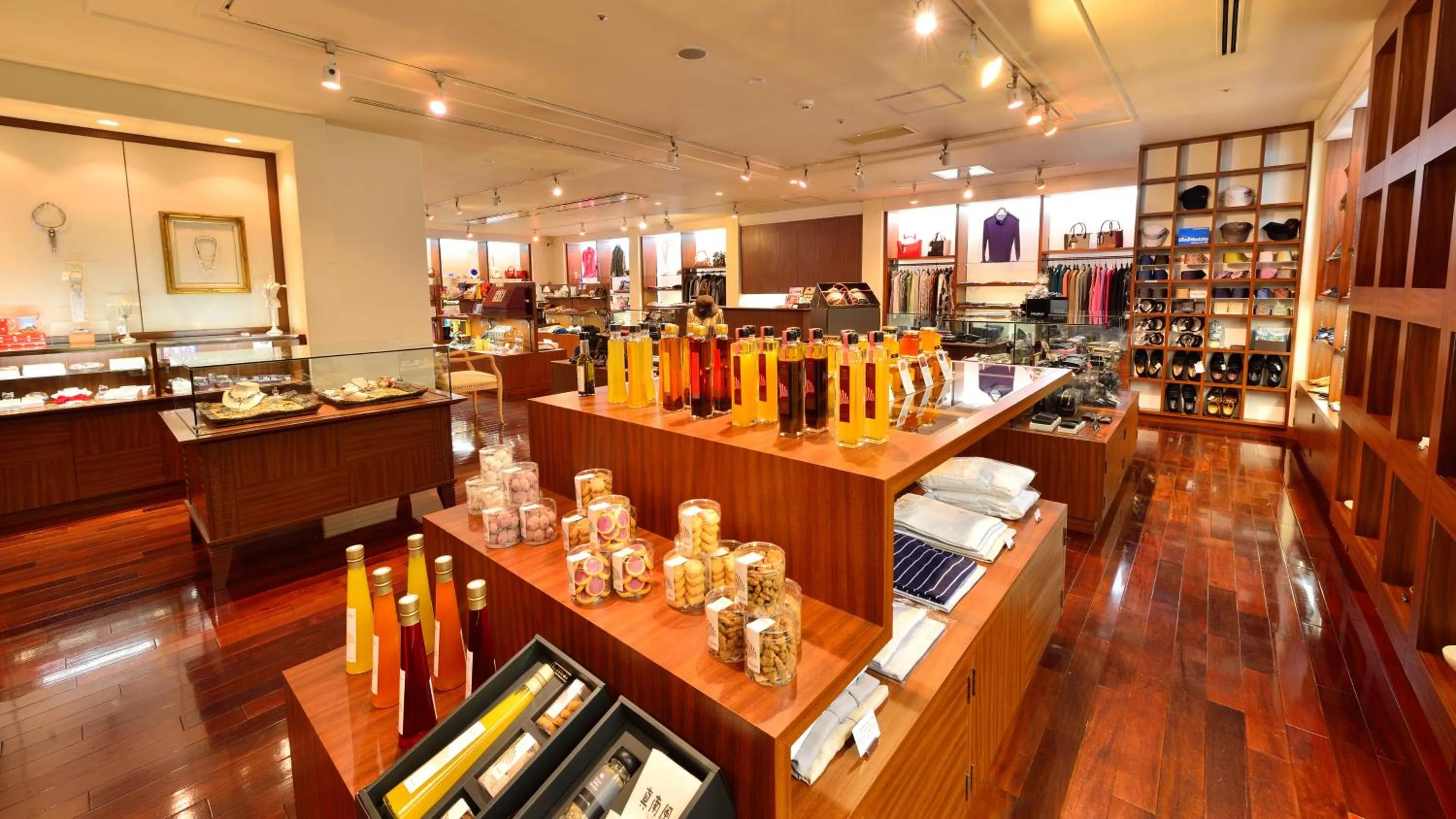 On-site shops in The Naha Terrace