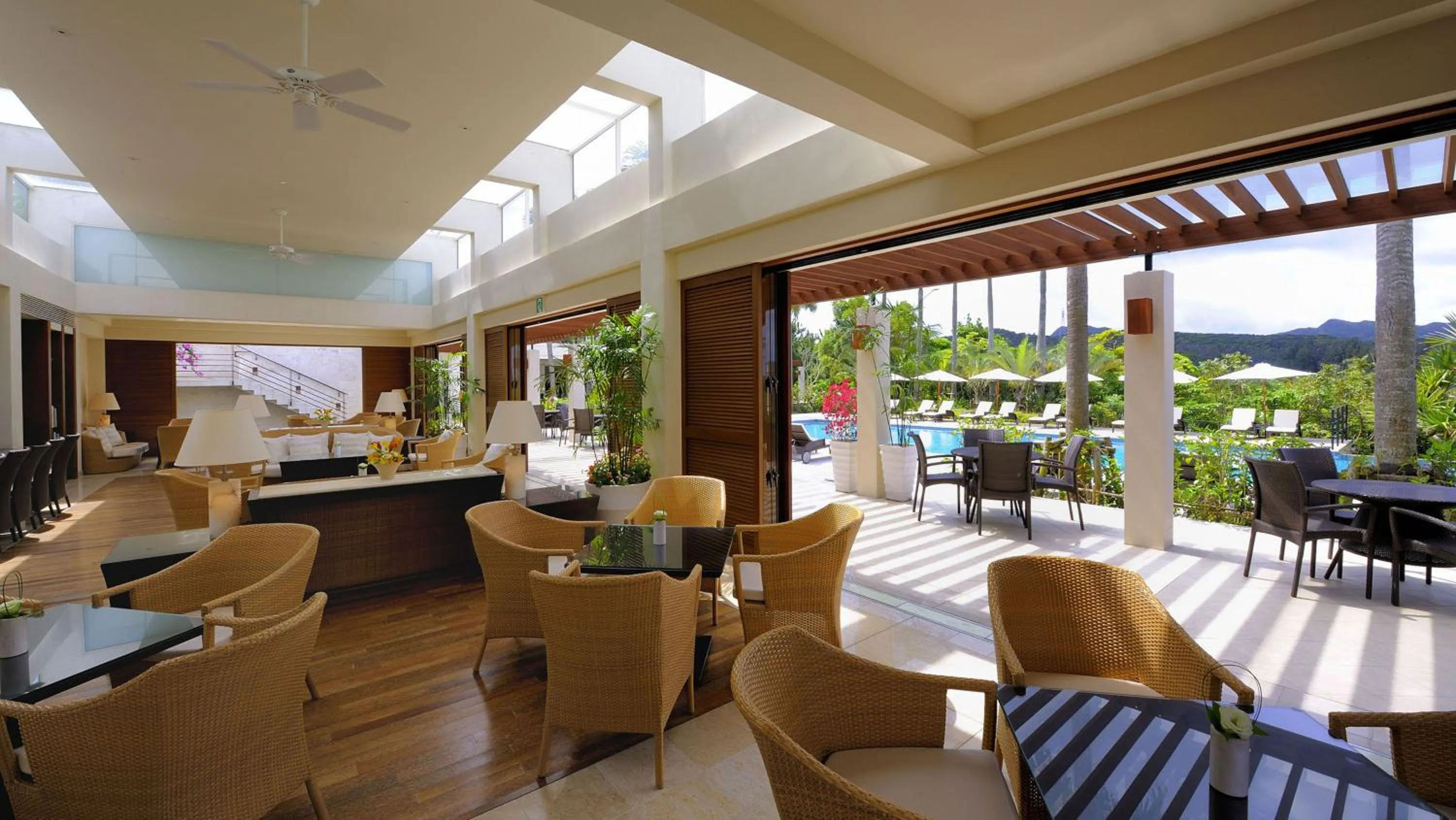 Lounge or bar in The Atta Terrace Club Towers