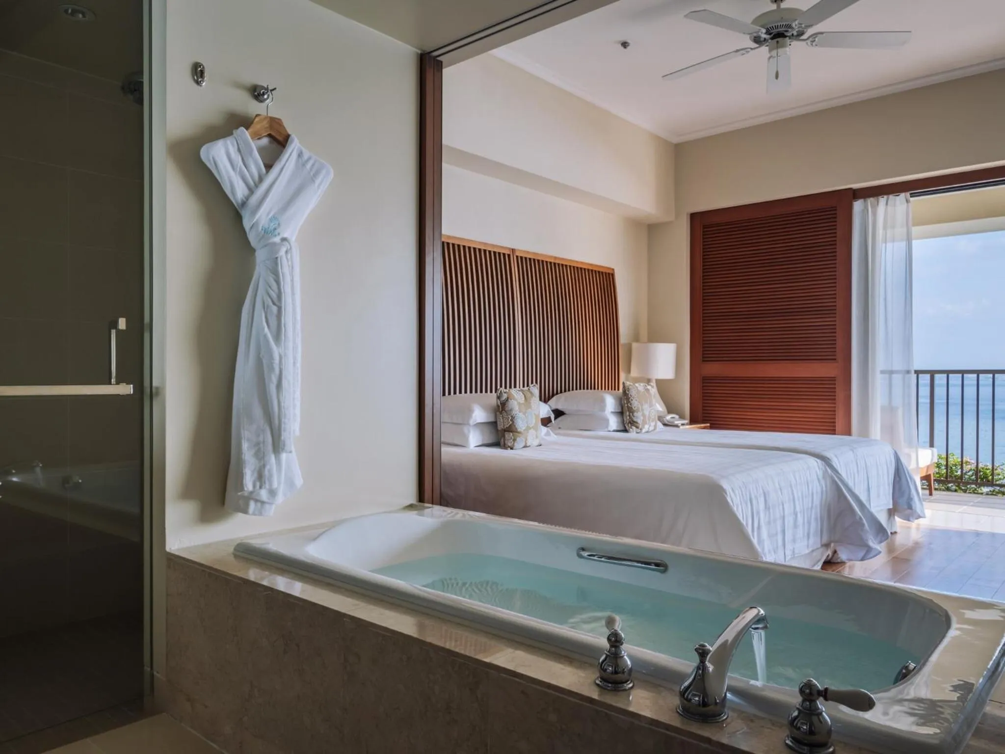 Photo of the whole room, Bed in The Terrace Club Wellness Thalasso At Busena