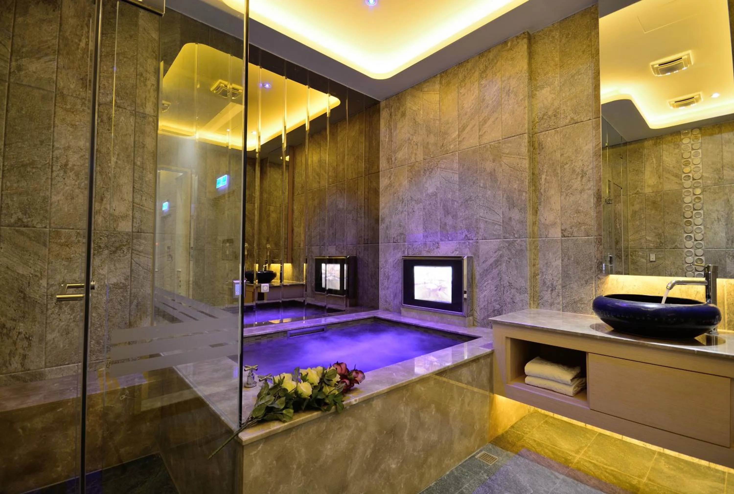 Bathroom in Hea Duenn Motel