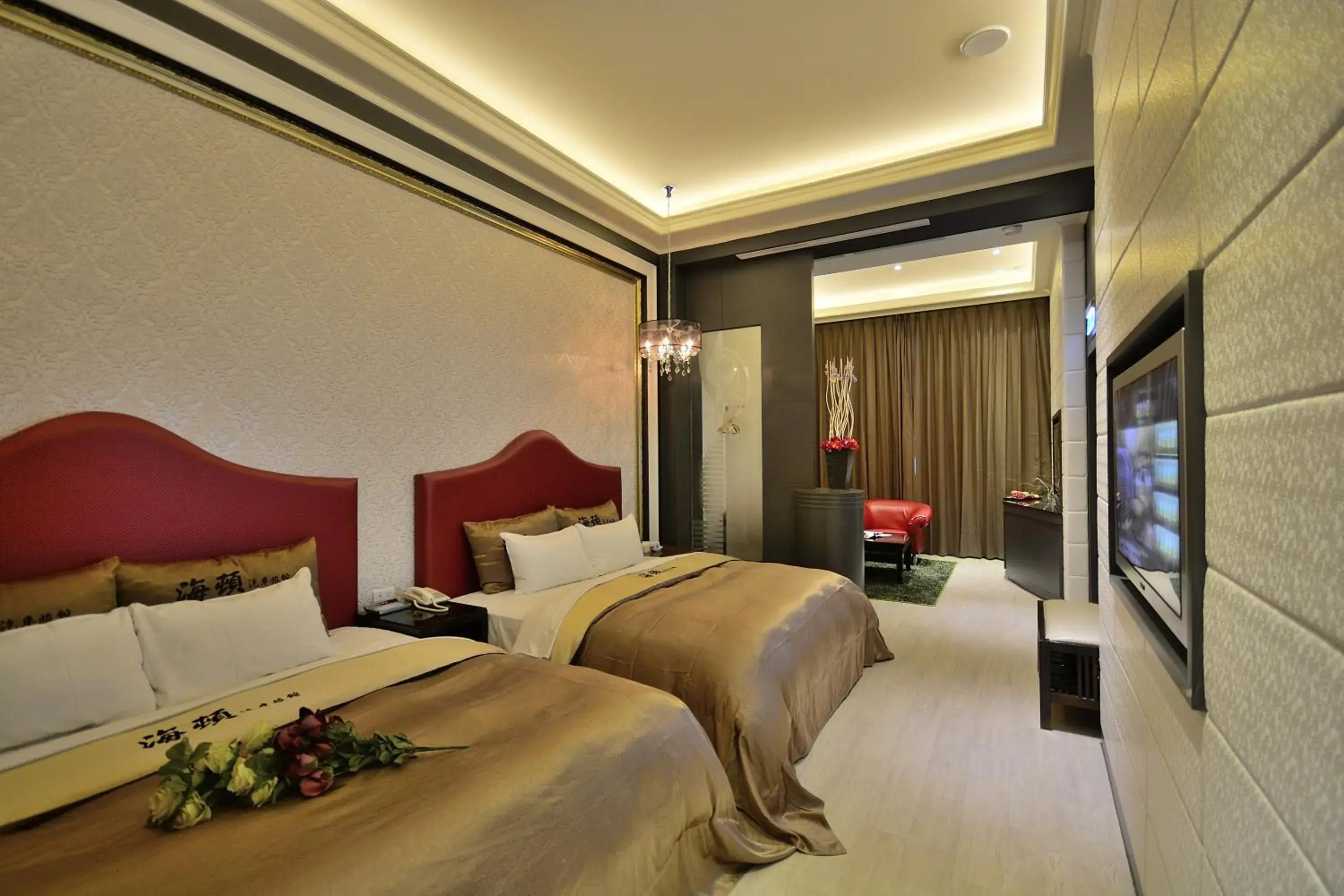 Shower, Bed in Hea Duenn Motel Shower, Bed in Hea Duenn Motel