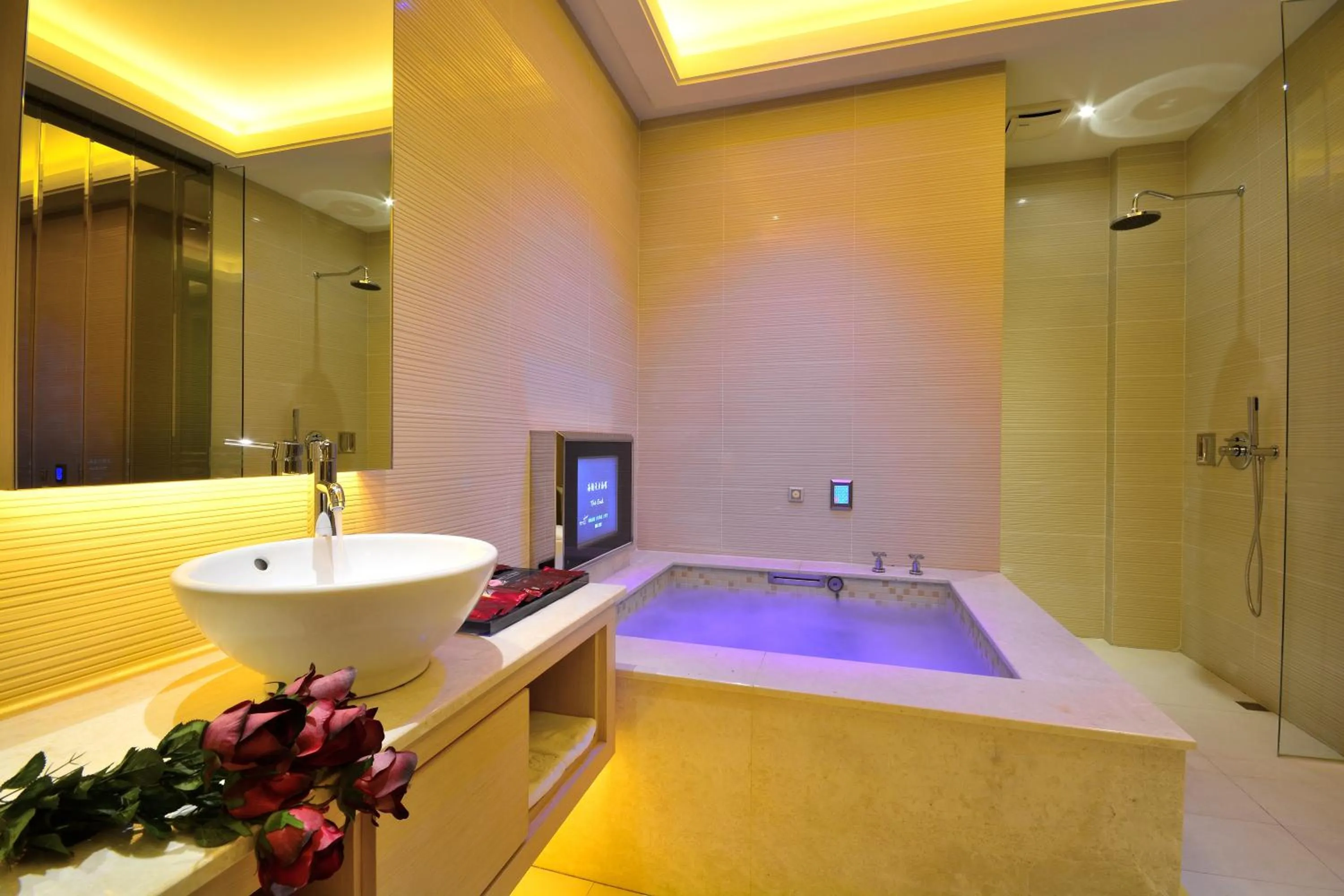 Shower in Hea Duenn Motel