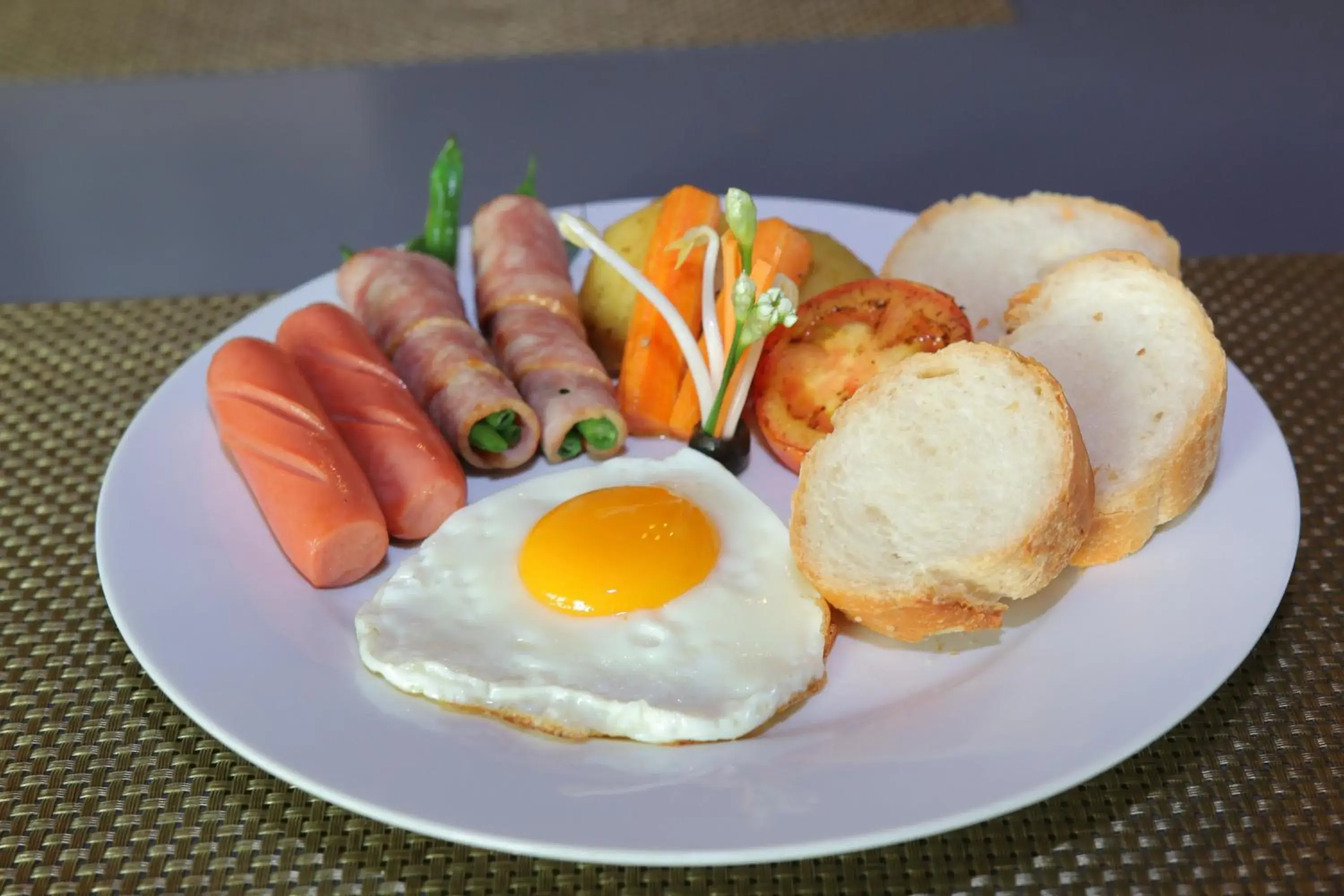 Food and drinks in Paradise Hotel Food and drinks in Paradise Hotel