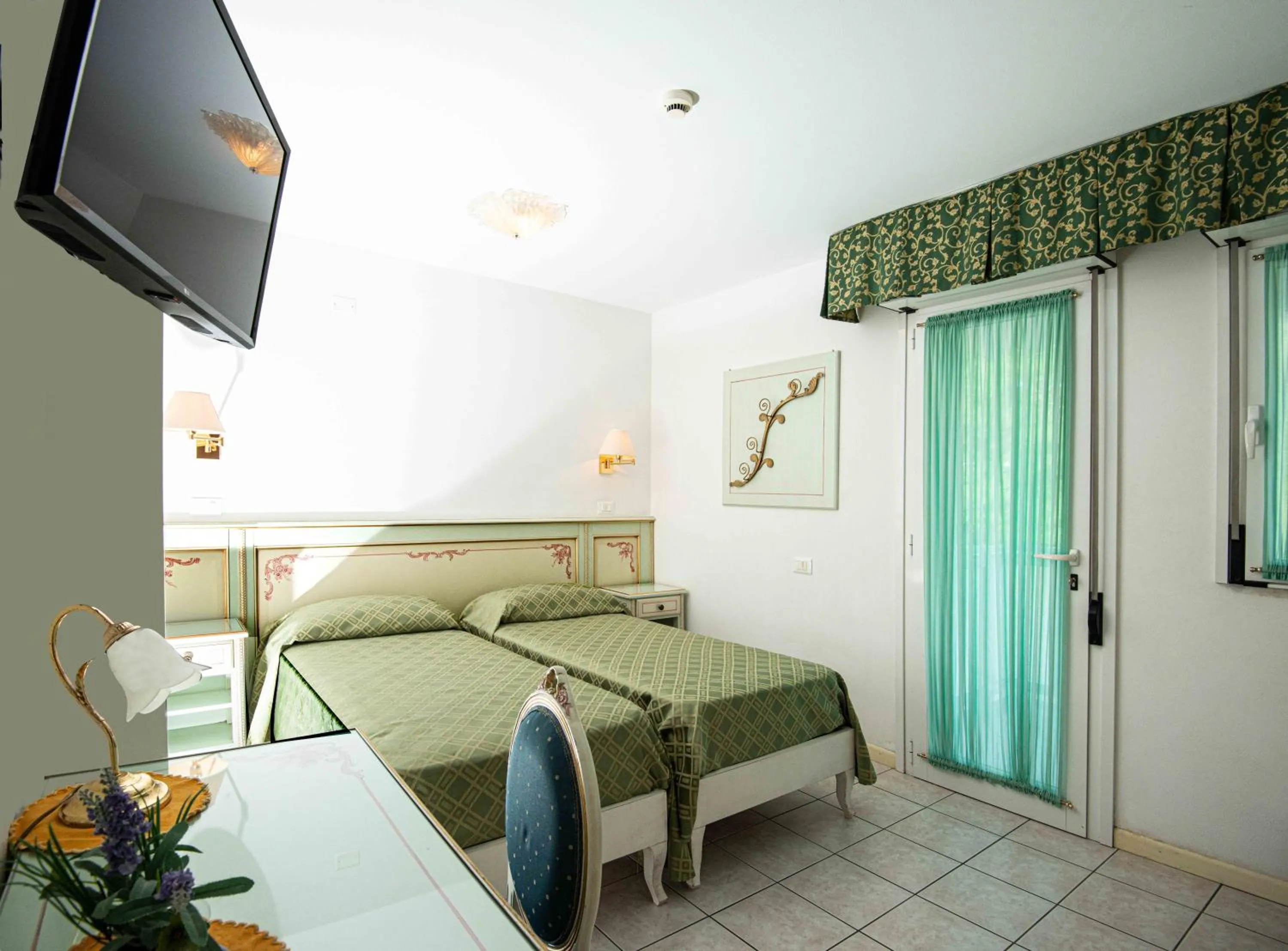 Bedroom, Bed in Hotel Oasi