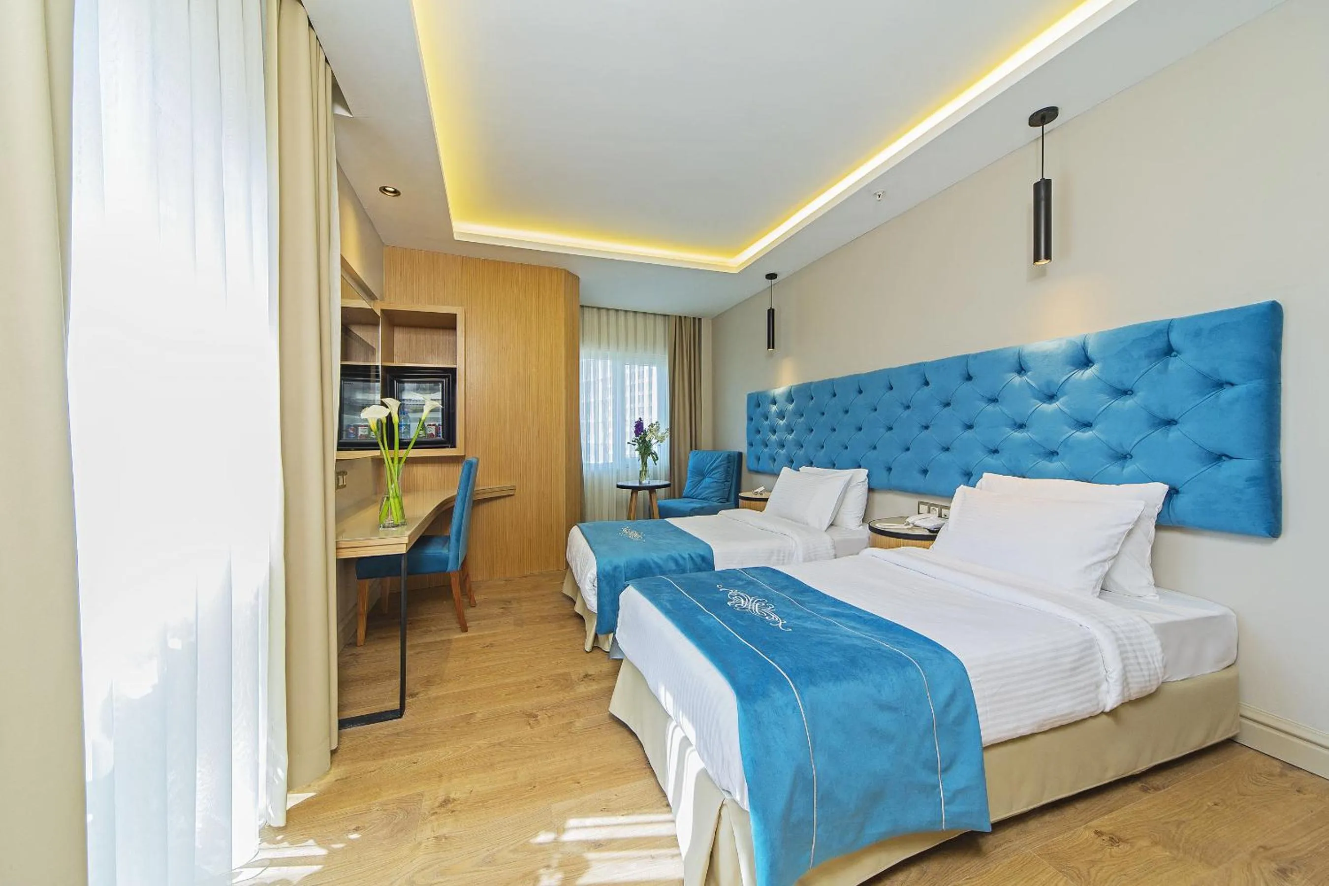 Photo of the whole room, Bed in History Hotel