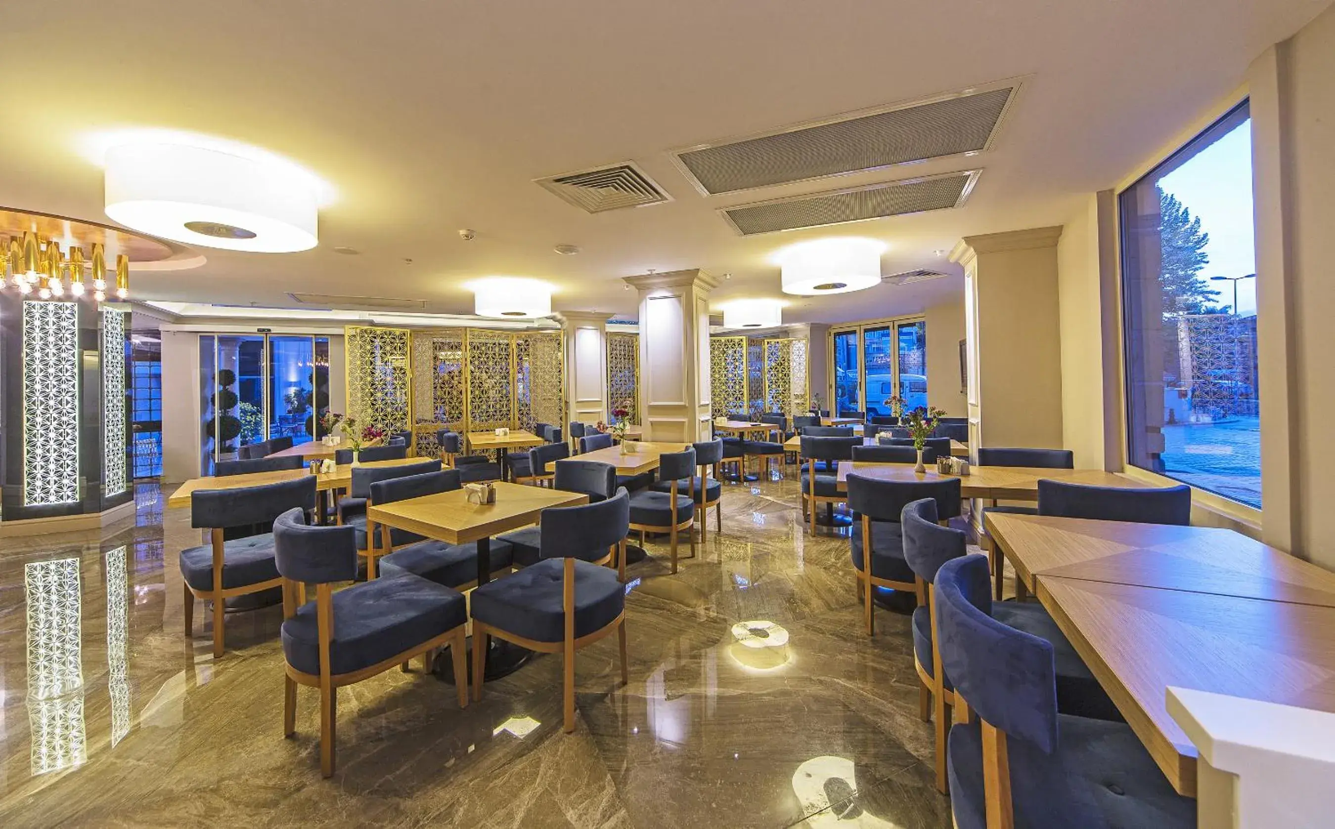 Restaurant/places to eat in History Hotel Restaurant/places to eat in History Hotel