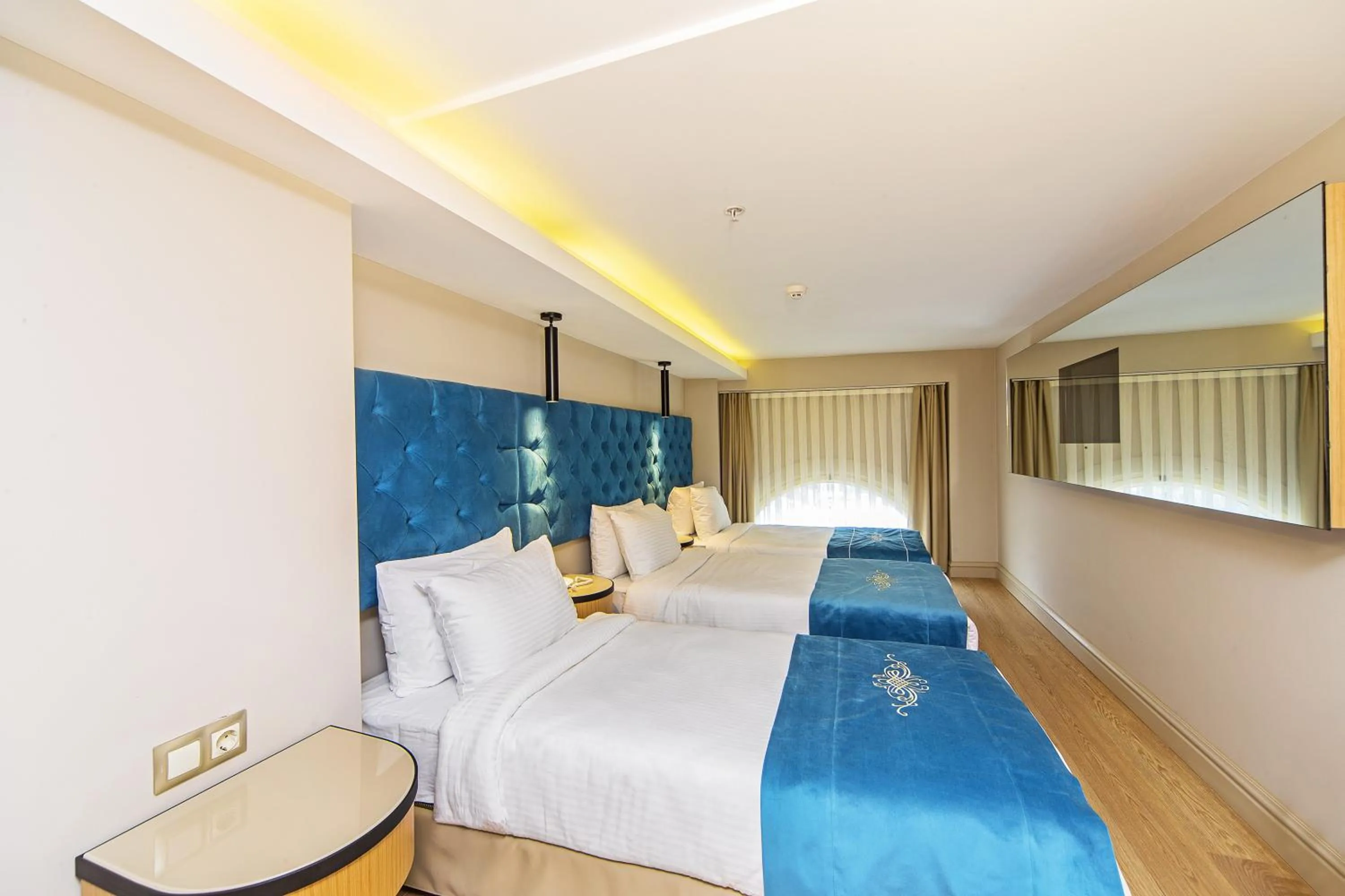 Photo of the whole room, Bed in History Hotel