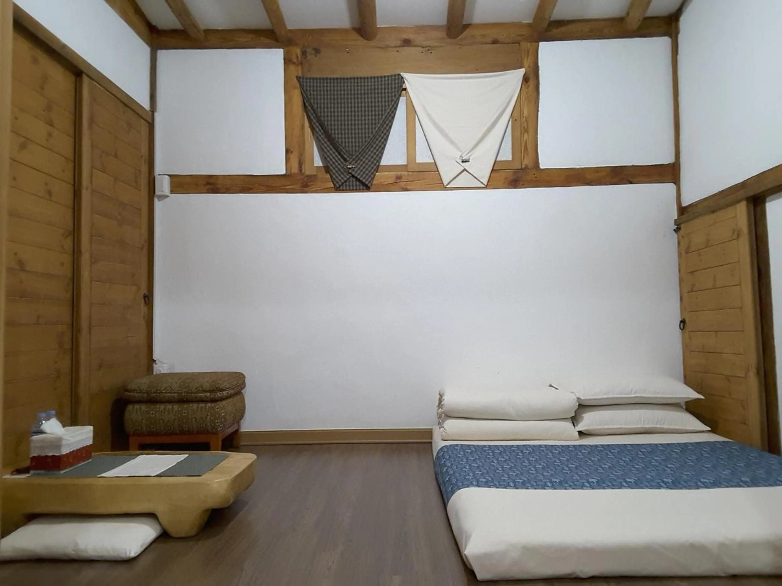 Bed in Yettle Hanok Stay
