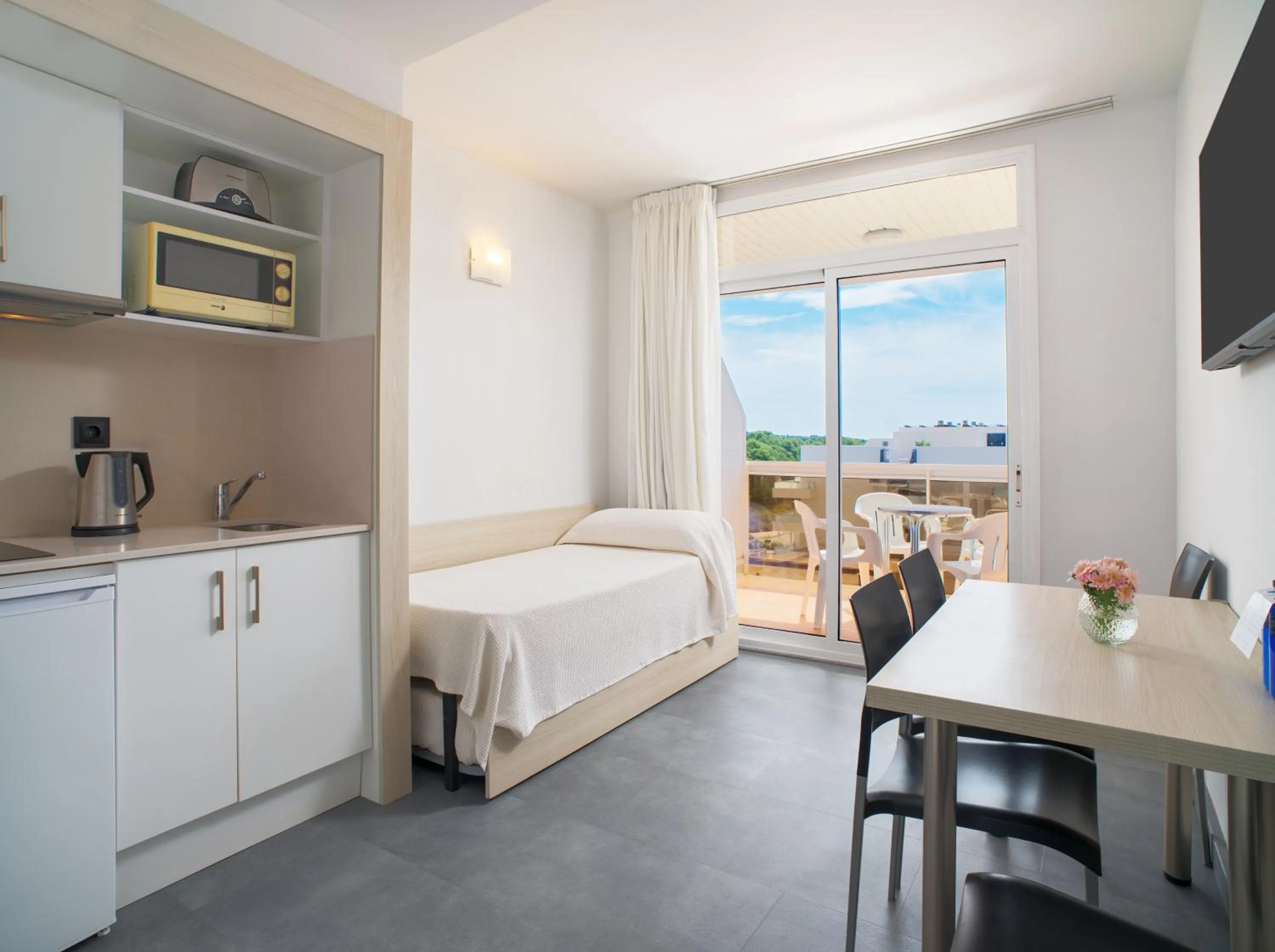 Balcony/Terrace, Bed in Ponient Marinada by PortAventura World