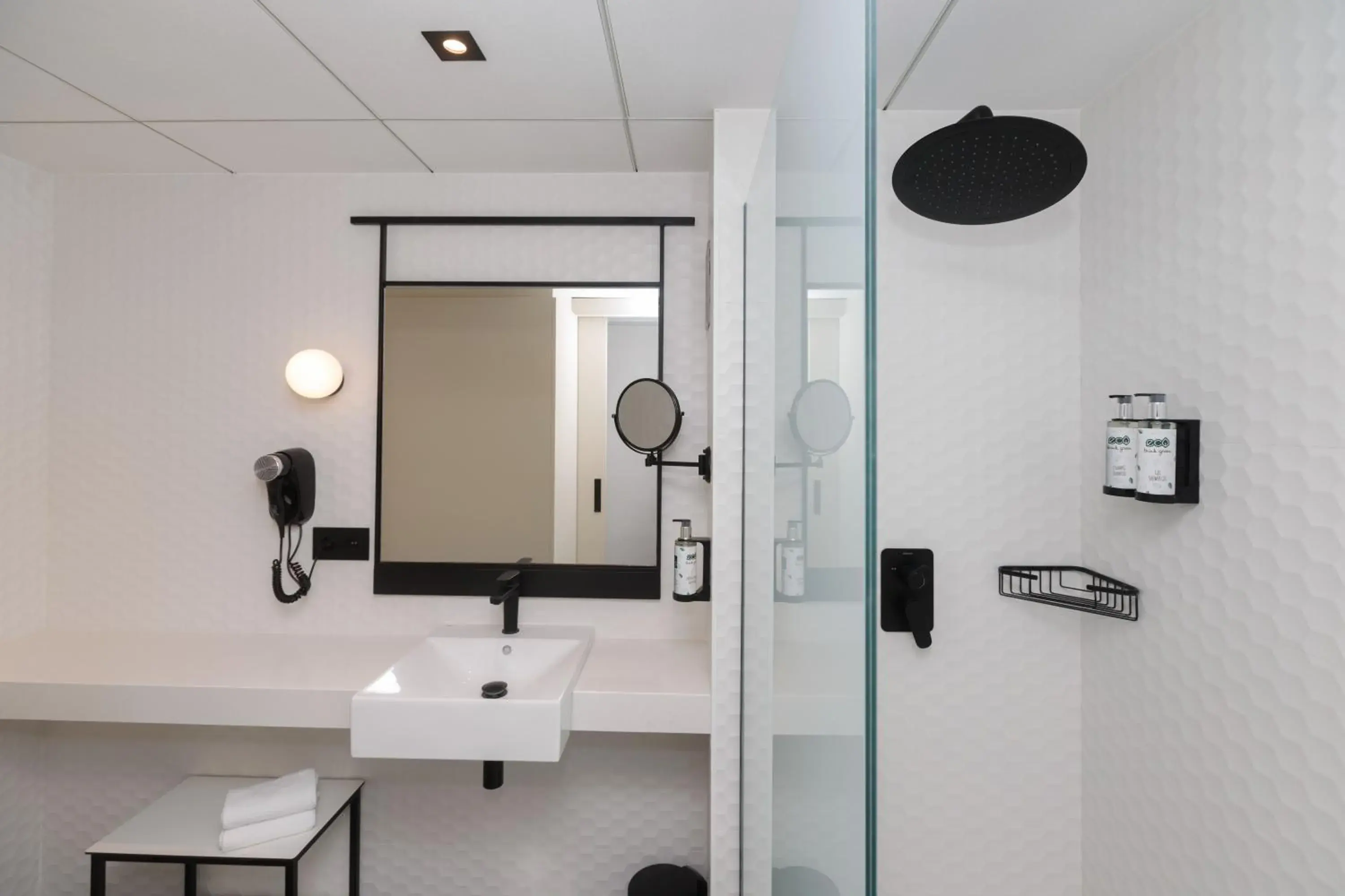 Standard 4* with access to PortAventura Park + 1 Access to Ferrari Land (2 adults) in Ponient Marinada by PortAventura World Standard 4* with access to PortAventura Park + 1 Access to Ferrari Land (2 adults) in Ponient Marinada by PortAventura World