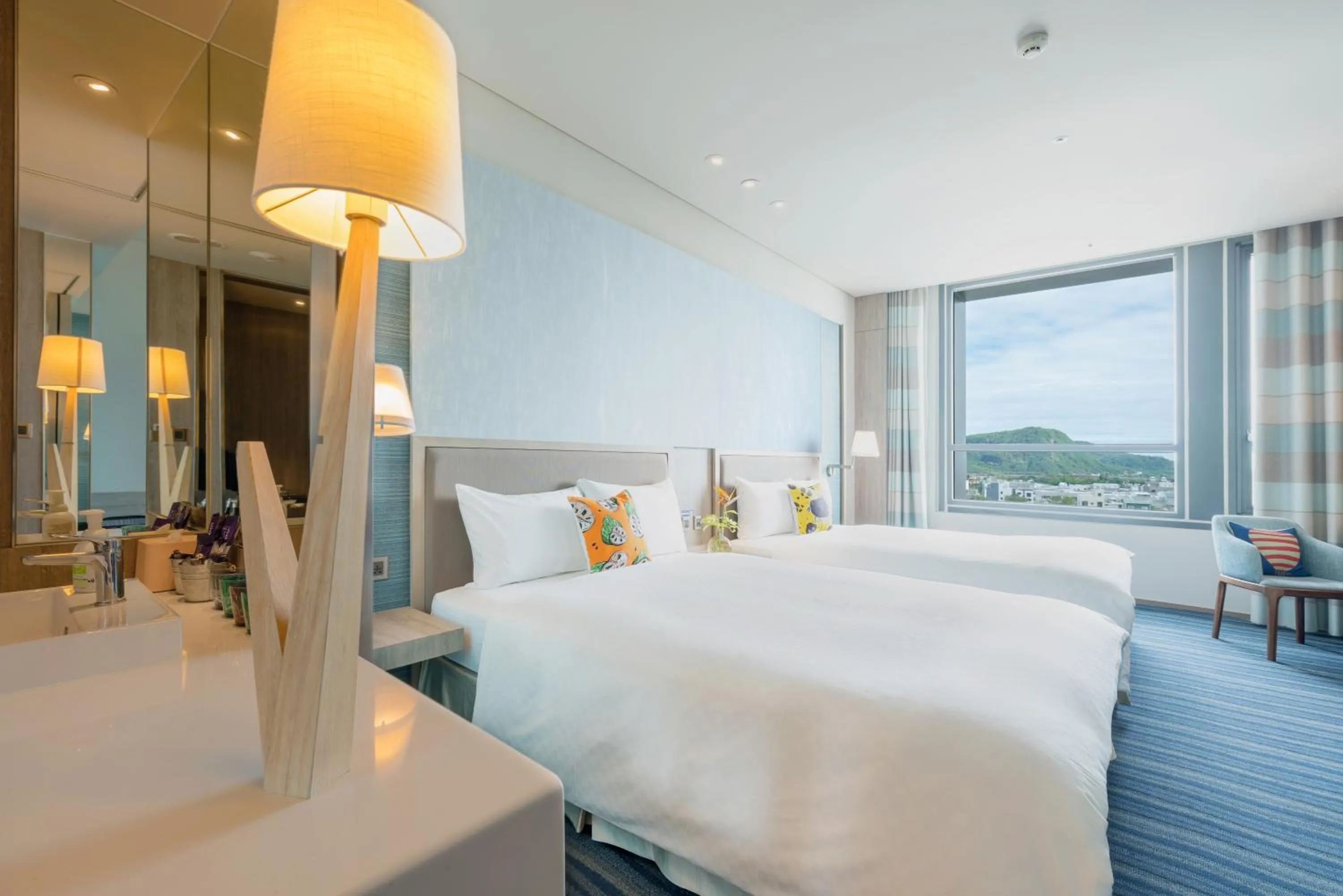 Natural landscape, Bed in Hotel Cham Cham Taitung Caesar Park Hotels & Resort