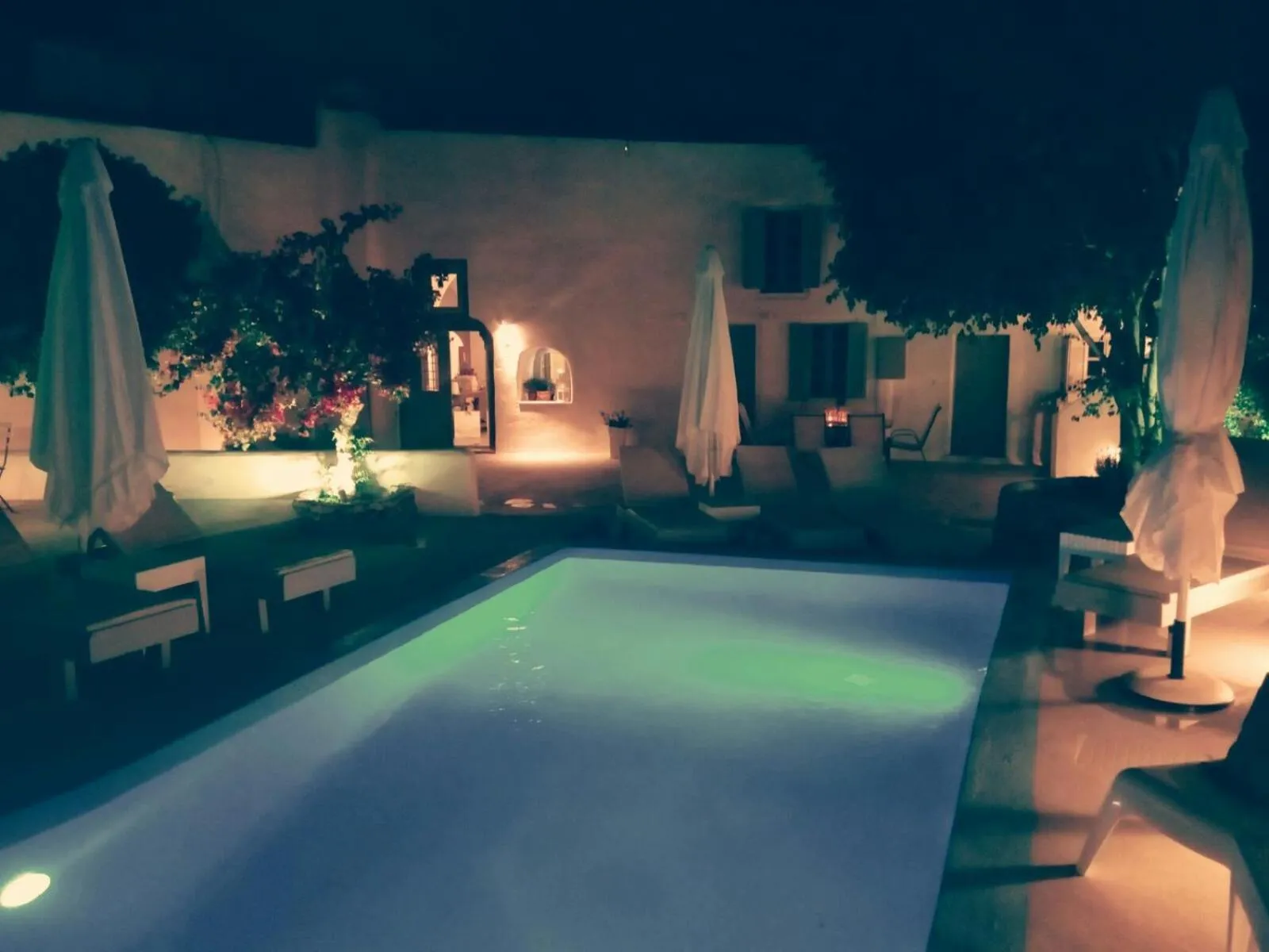 Night in Villa LuxL