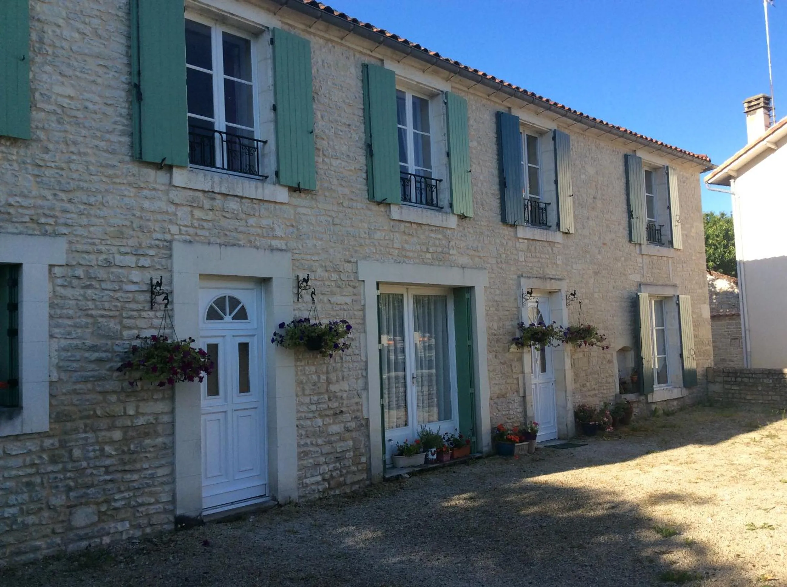 Property building in Le Petit Bijou