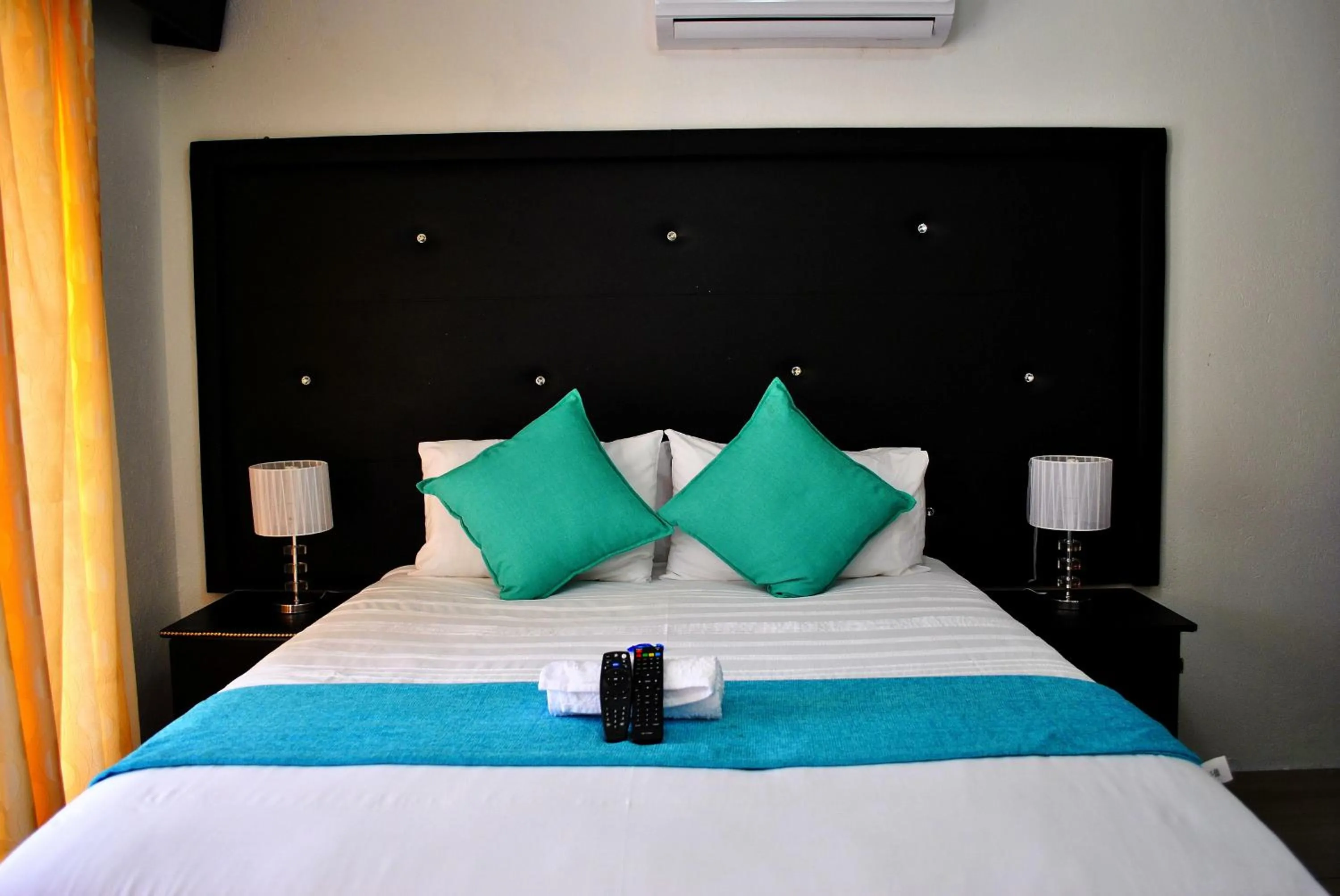 Bedroom, Bed in Lapologa B&B Phalaborwa