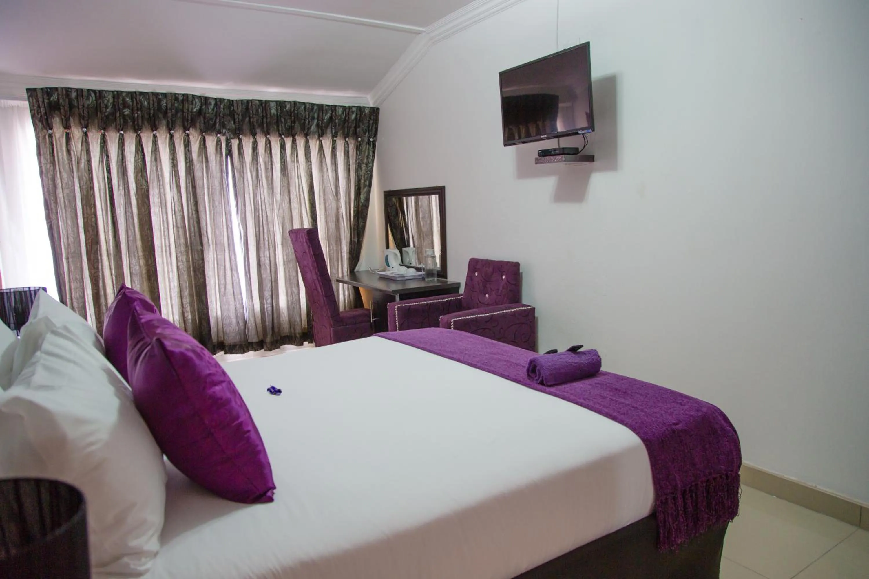 Photo of the whole room, Bed in Lapologa B&B Phalaborwa