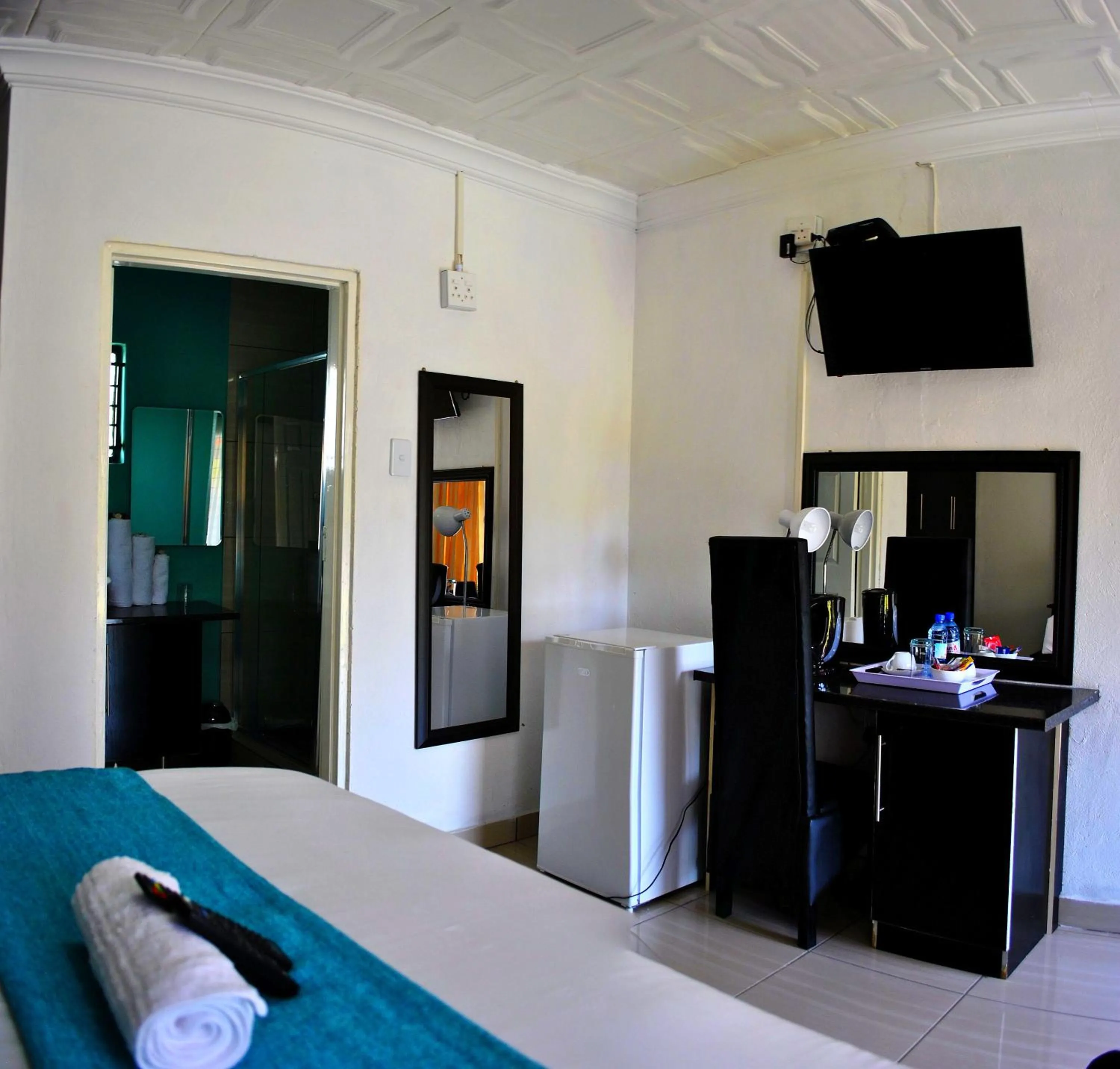 Photo of the whole room, Bed in Lapologa B&B Phalaborwa