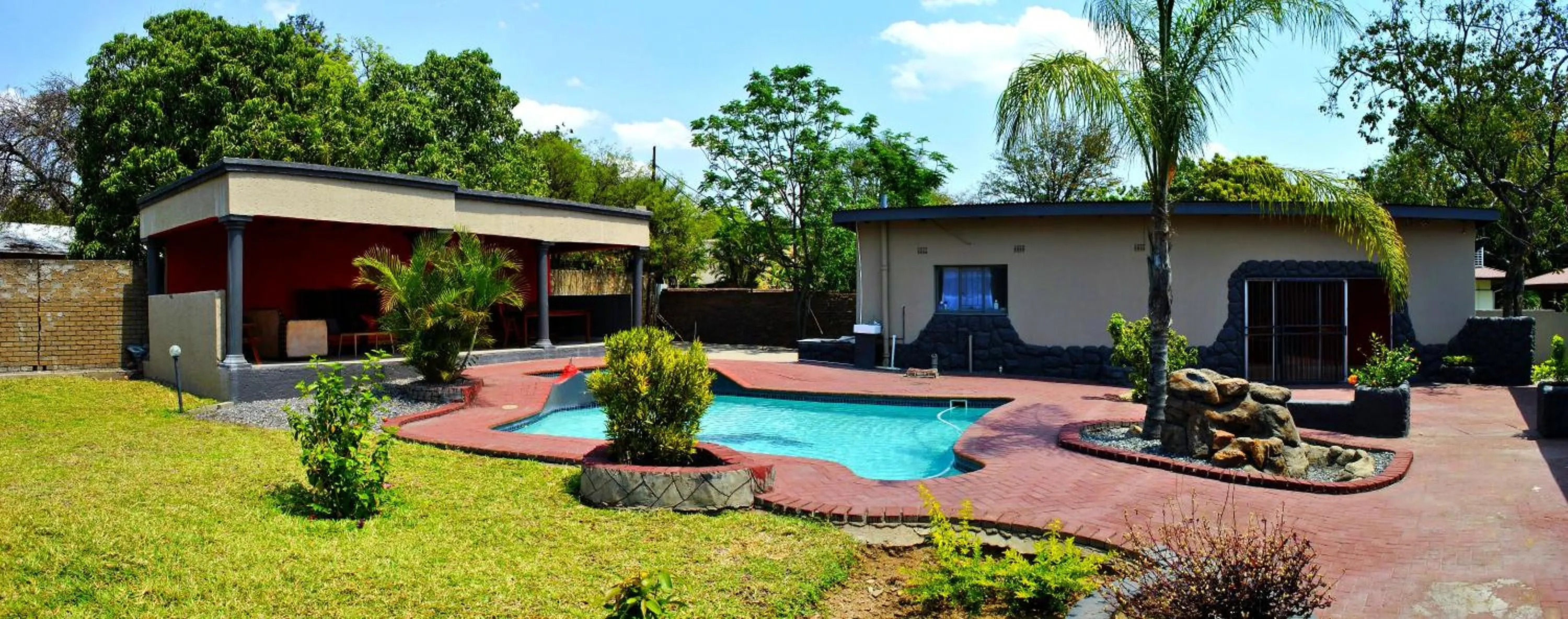 Swimming pool in Lapologa B&B Phalaborwa