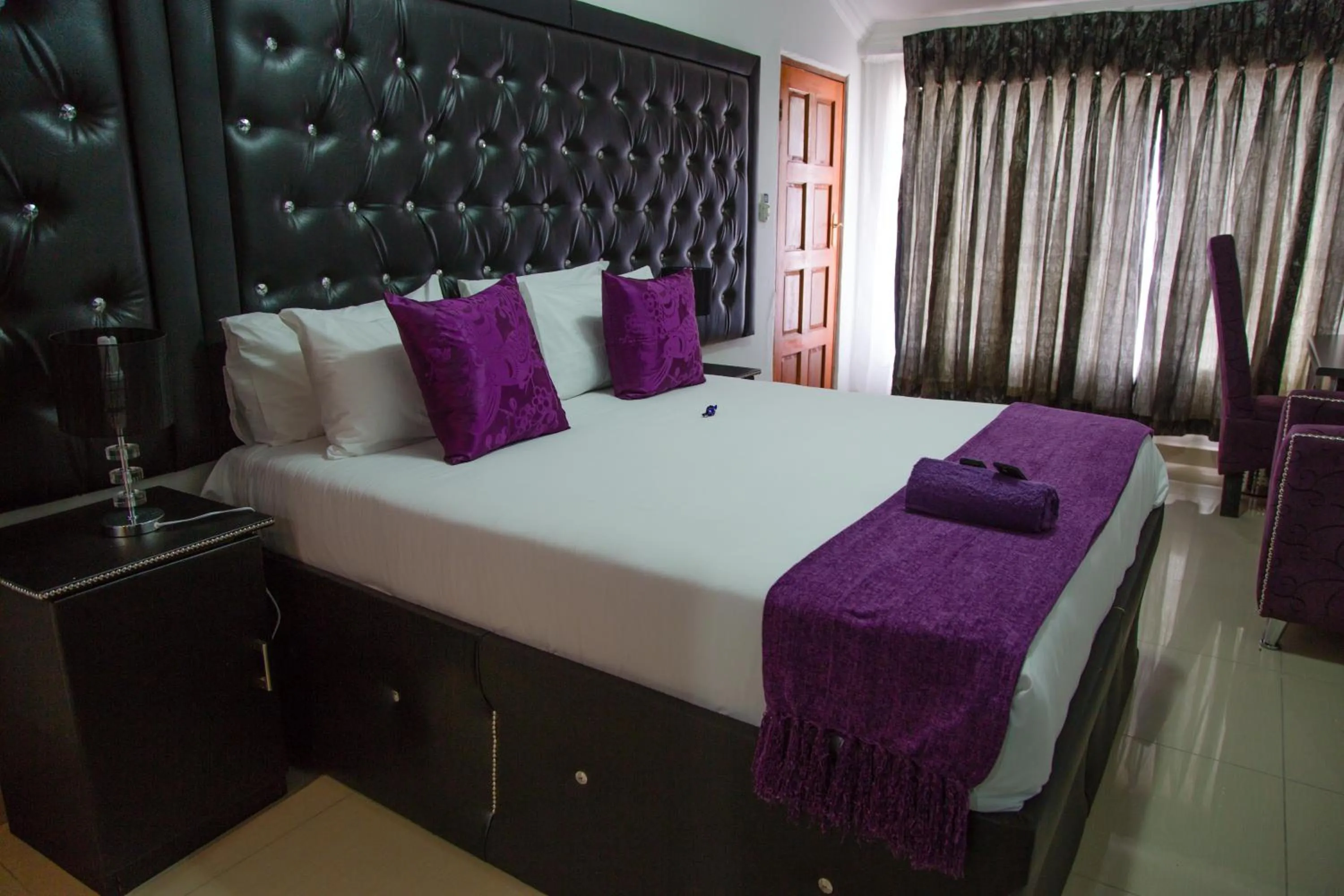 Photo of the whole room, Bed in Lapologa B&B Phalaborwa
