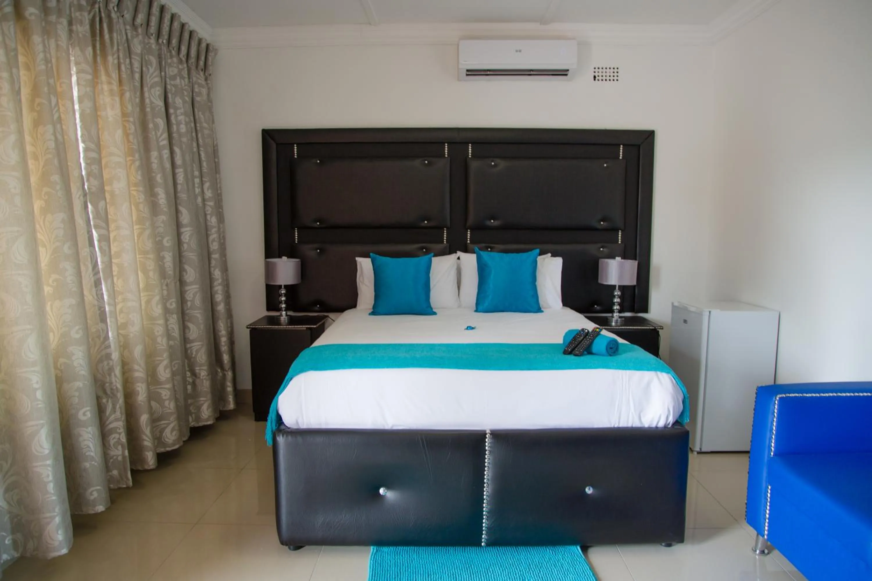 Photo of the whole room, Bed in Lapologa B&B Phalaborwa