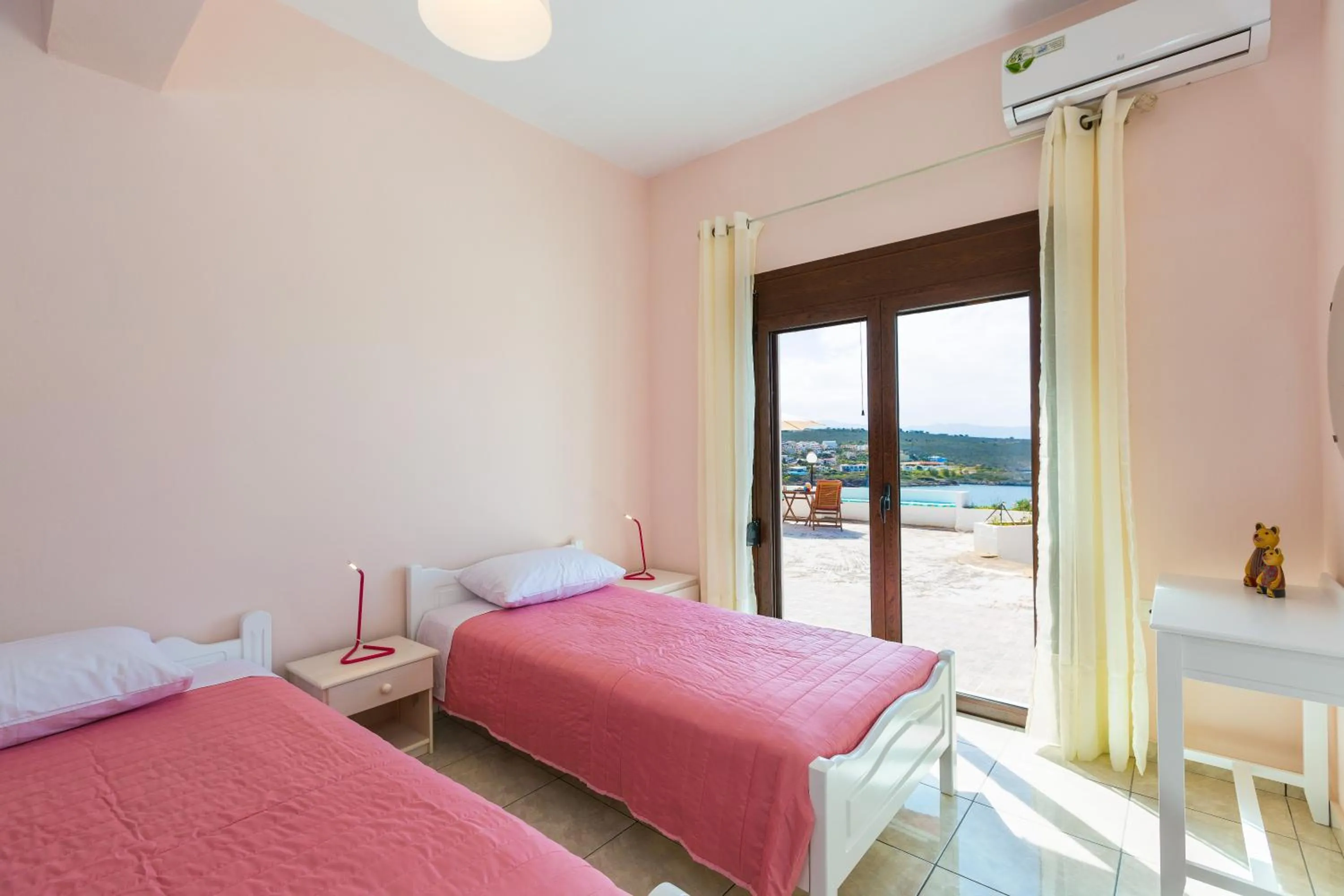 Bedroom, Bed in Kalathas Sunset Villa