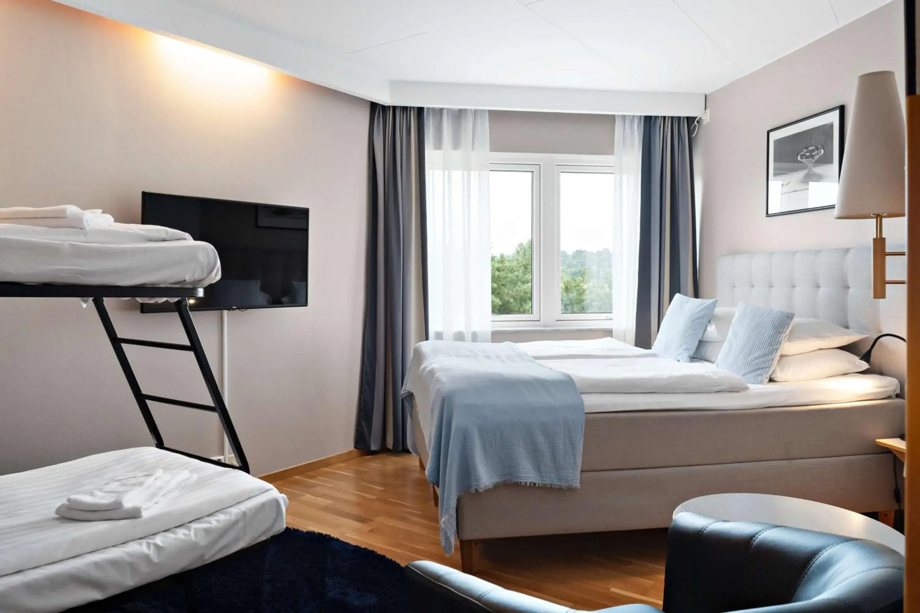 Queen Room - single occupancy in Best Western Hotel 23 Queen Room - single occupancy in Best Western Hotel 23