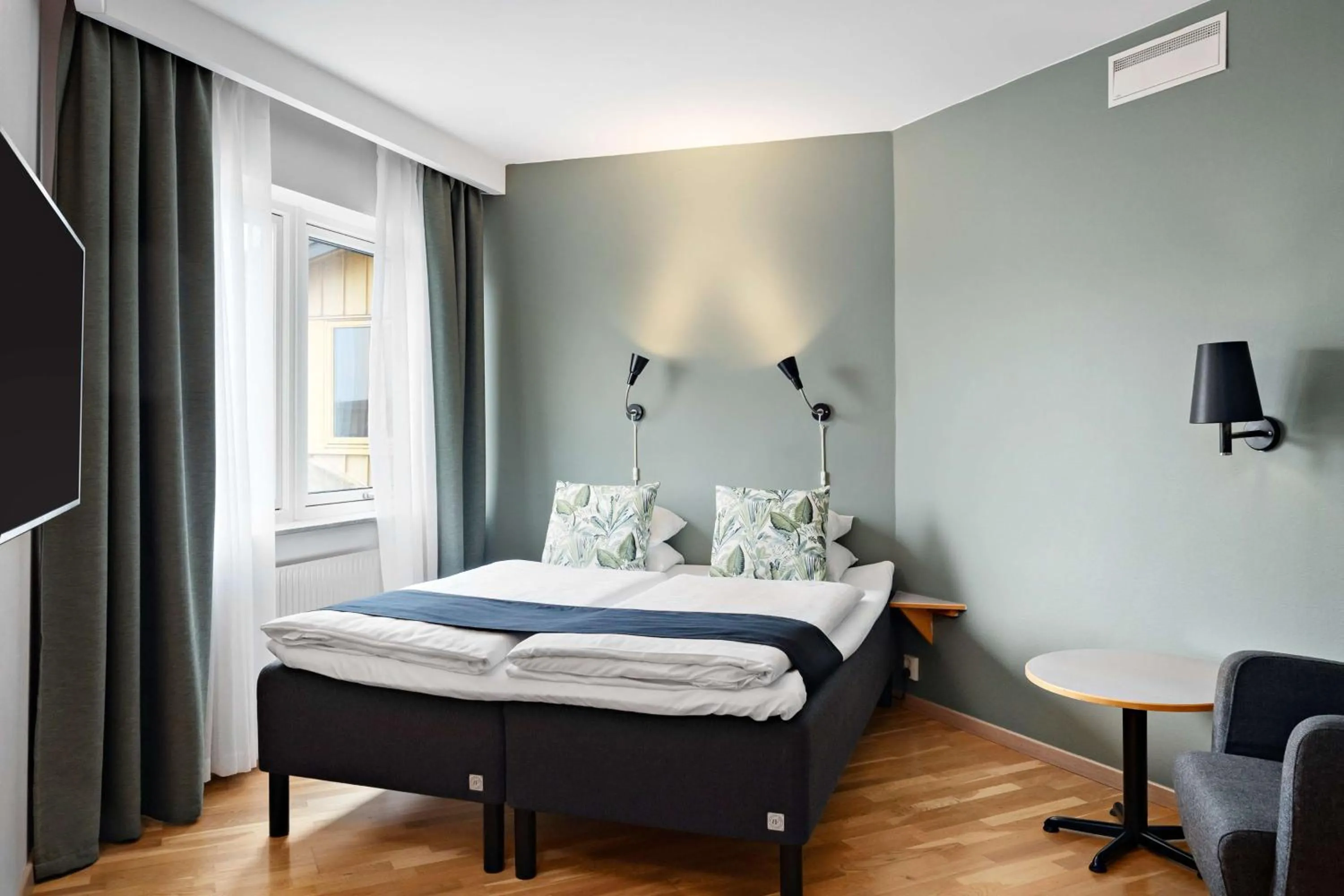 Bedroom, Bed in Best Western Hotel 23