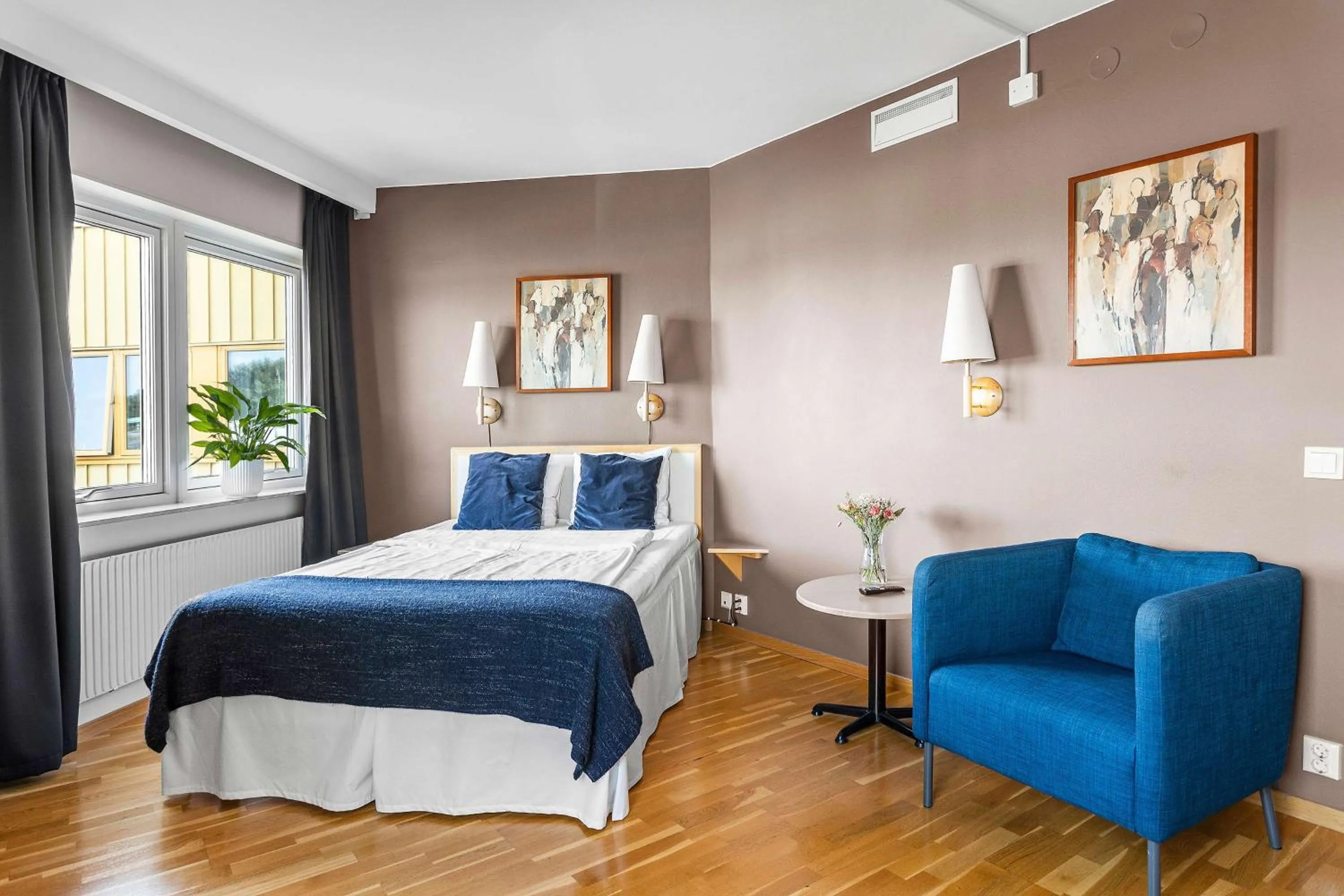 Bedroom, Bed in Best Western Hotel 23